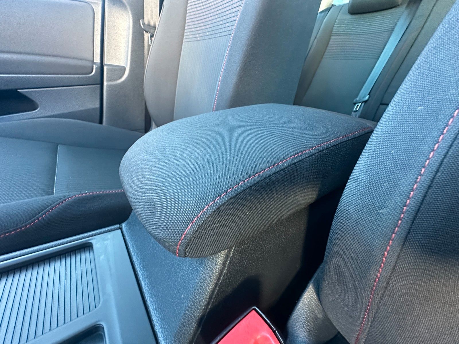 Fahrzeugabbildung Volkswagen Golf VII Var.Sound 2.0 150 PS
