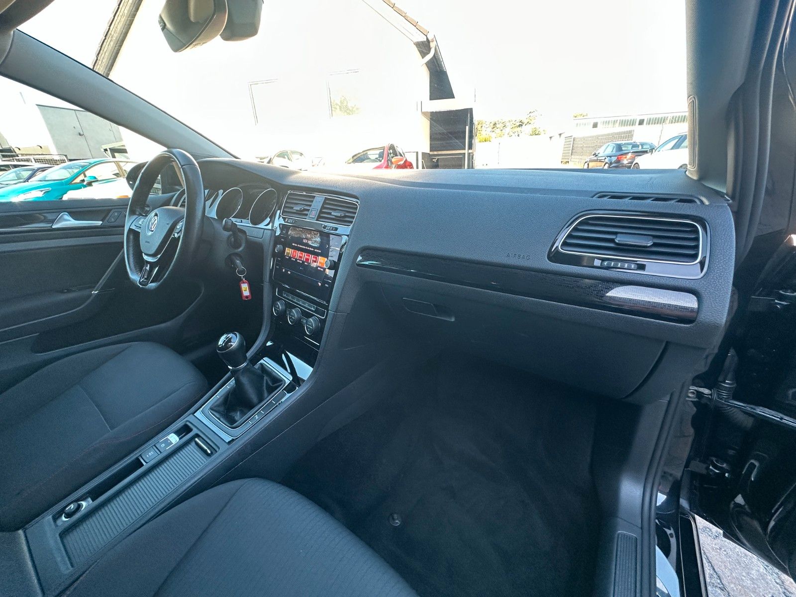 Fahrzeugabbildung Volkswagen Golf VII Var.Sound 2.0 150 PS