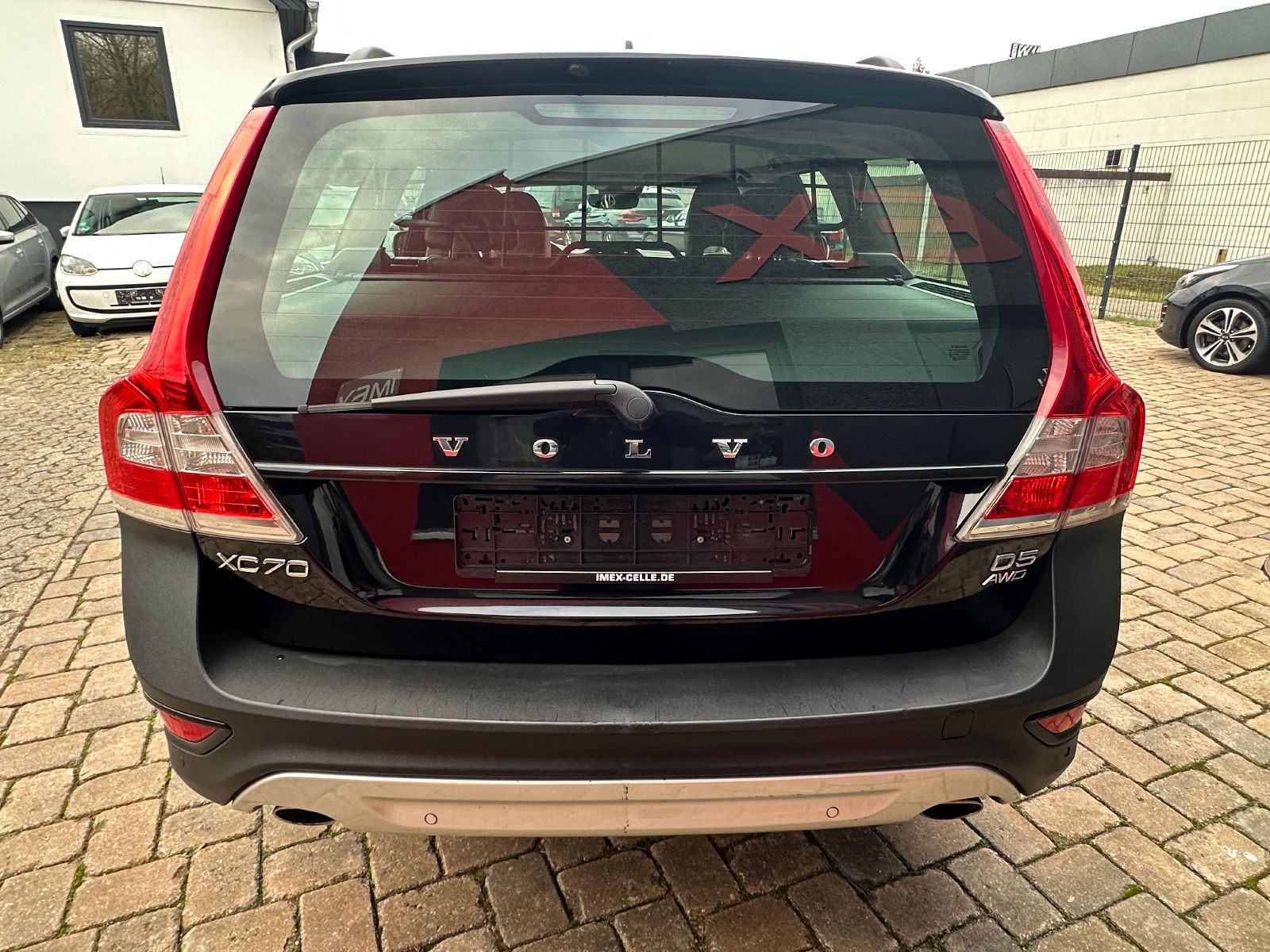 Fahrzeugabbildung Volvo XC70 Black Edition AWD 2.4 215 PS HU neu