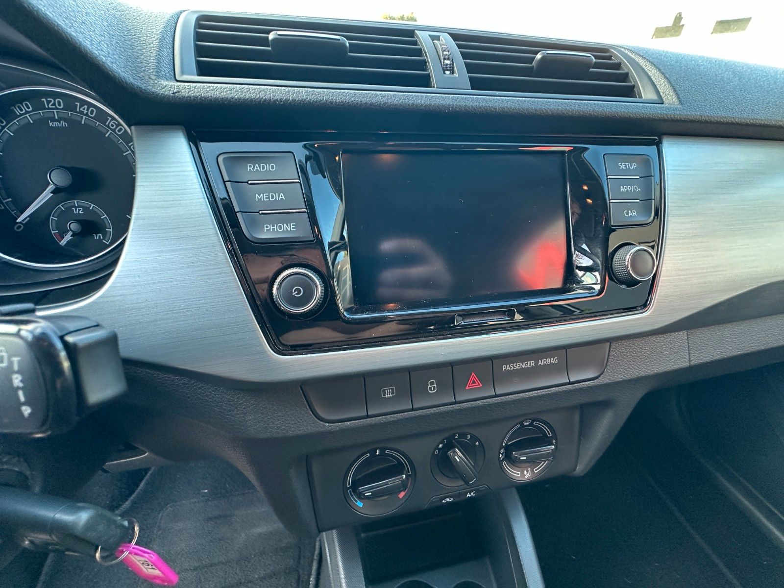 Fahrzeugabbildung Skoda Fabia Ambition 1.0 95 PS HU neu Klima PDC