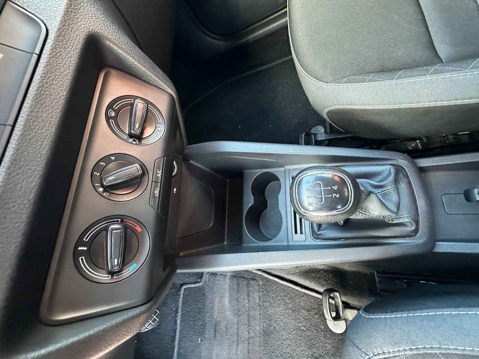 Fahrzeugabbildung Skoda Fabia Ambition 1.0 95 PS HU neu Klima PDC