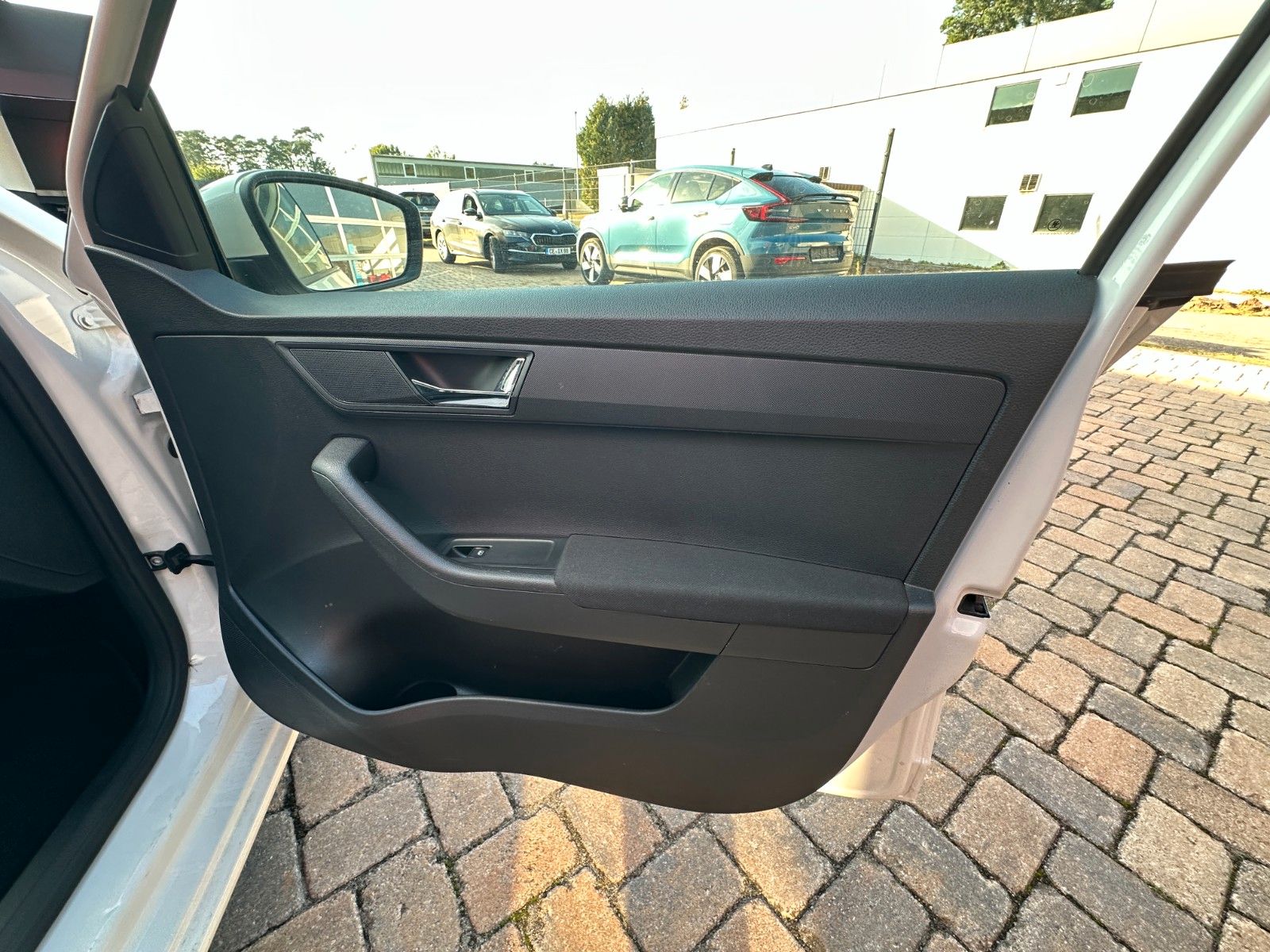 Fahrzeugabbildung Skoda Fabia Ambition 1.0 95 PS HU neu Klima PDC