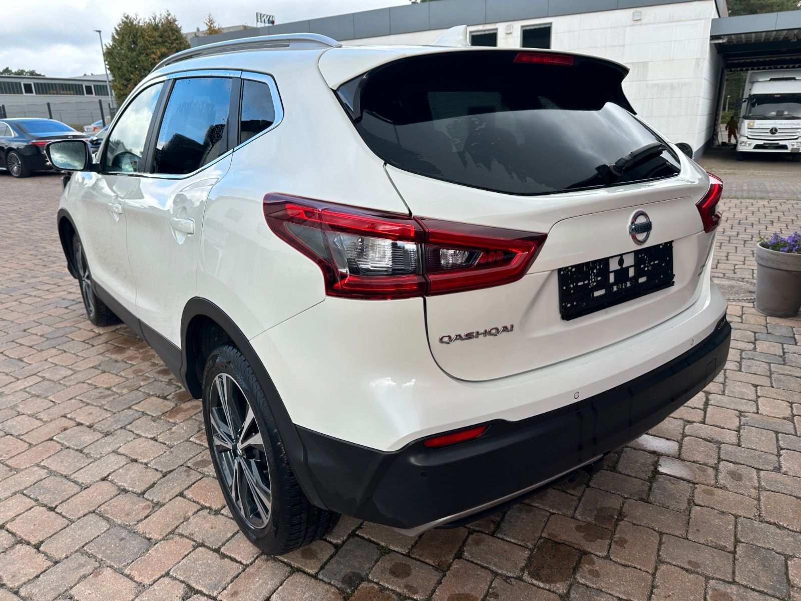 Fahrzeugabbildung Nissan Qashqai N-Connecta 1.4 159 PS Pano e Sitz Leder