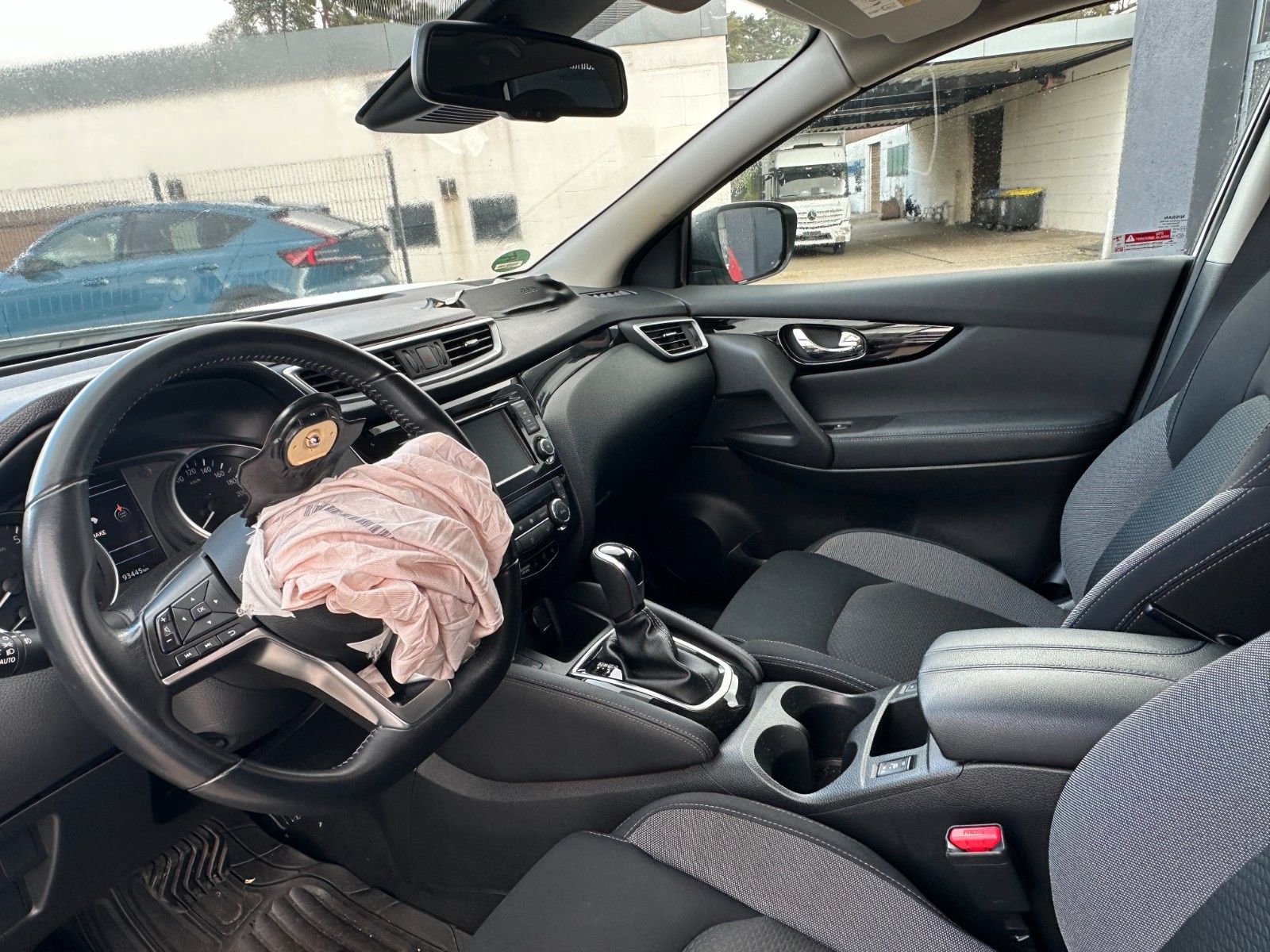 Fahrzeugabbildung Nissan Qashqai N-Connecta 1.4 159 PS Pano e Sitz Leder