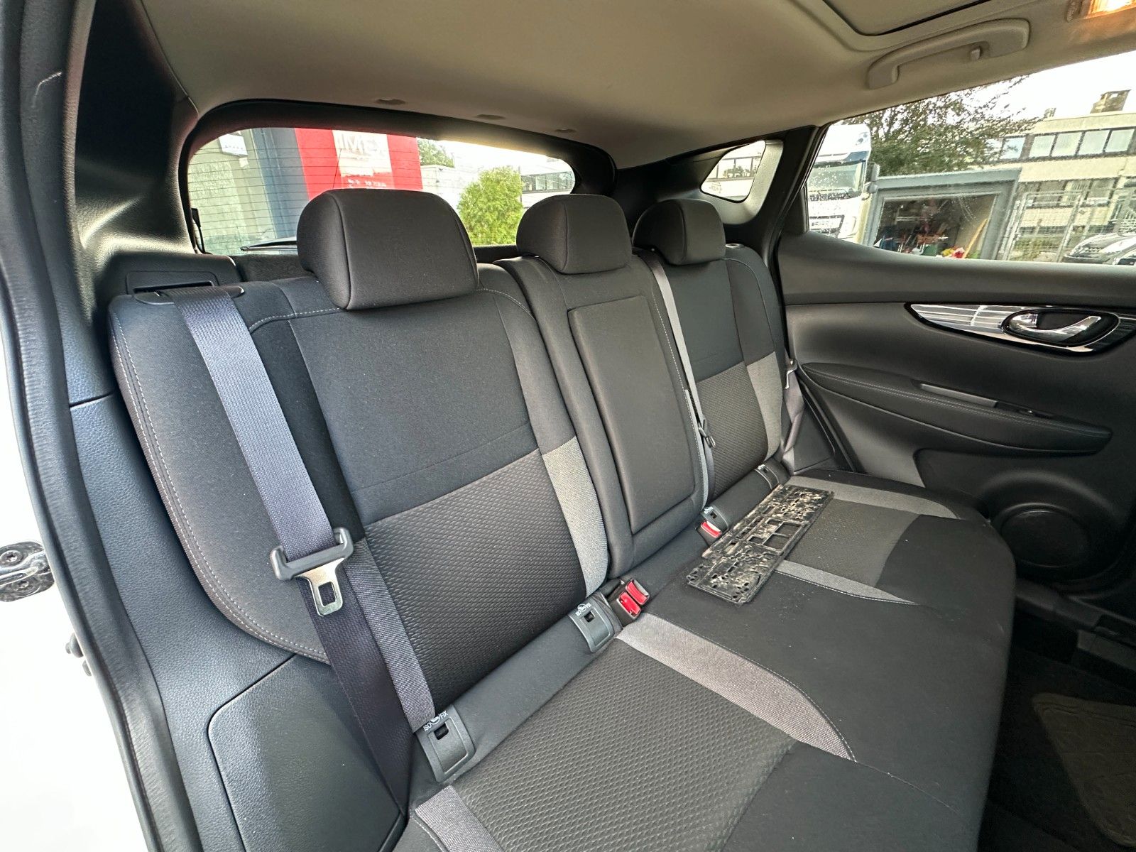 Fahrzeugabbildung Nissan Qashqai N-Connecta 1.4 159 PS Pano e Sitz Leder