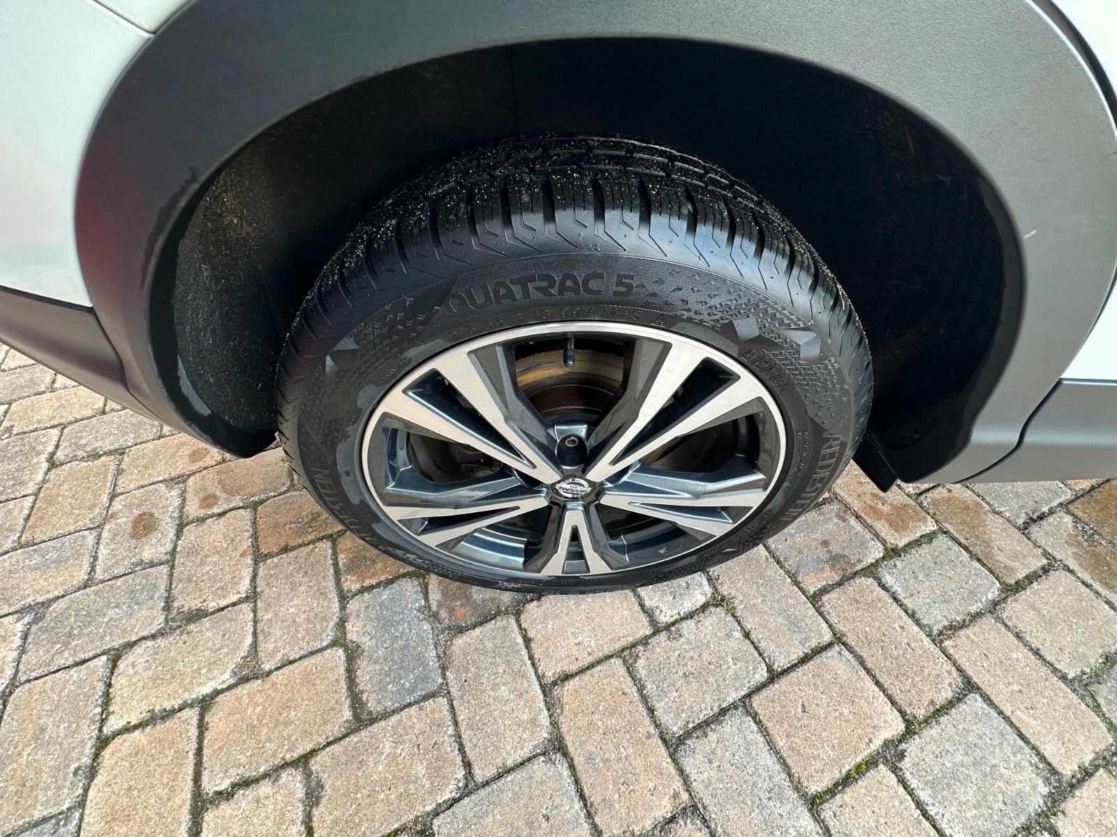 Fahrzeugabbildung Nissan Qashqai N-Connecta 1.4 159 PS Pano e Sitz Leder
