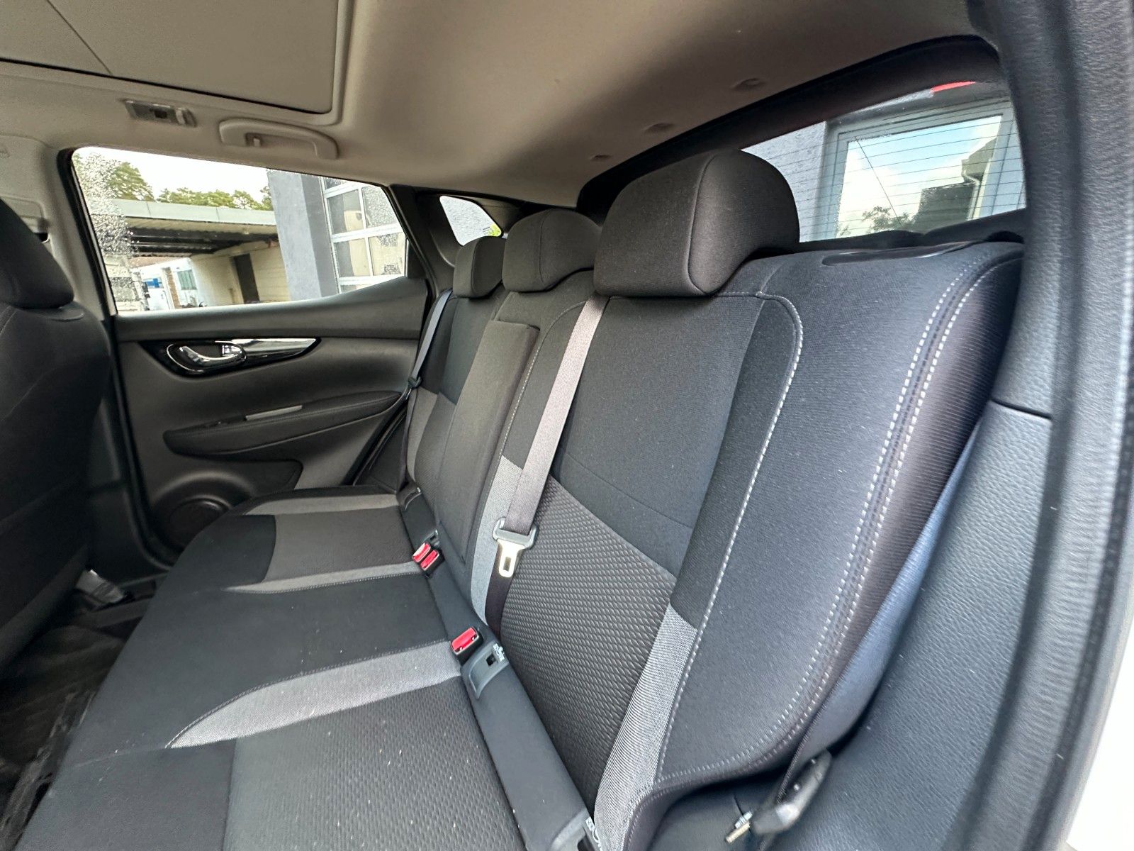 Fahrzeugabbildung Nissan Qashqai N-Connecta 1.4 159 PS Pano e Sitz Leder