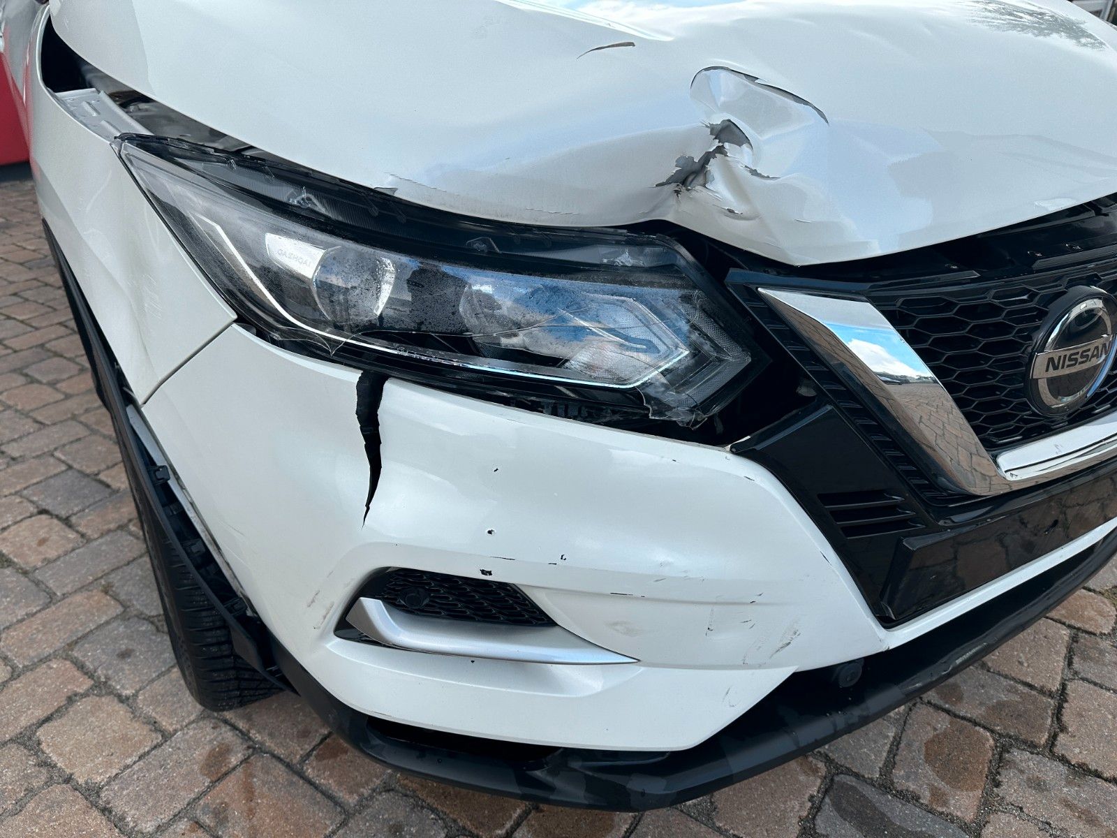 Fahrzeugabbildung Nissan Qashqai N-Connecta 1.4 159 PS Pano e Sitz Leder