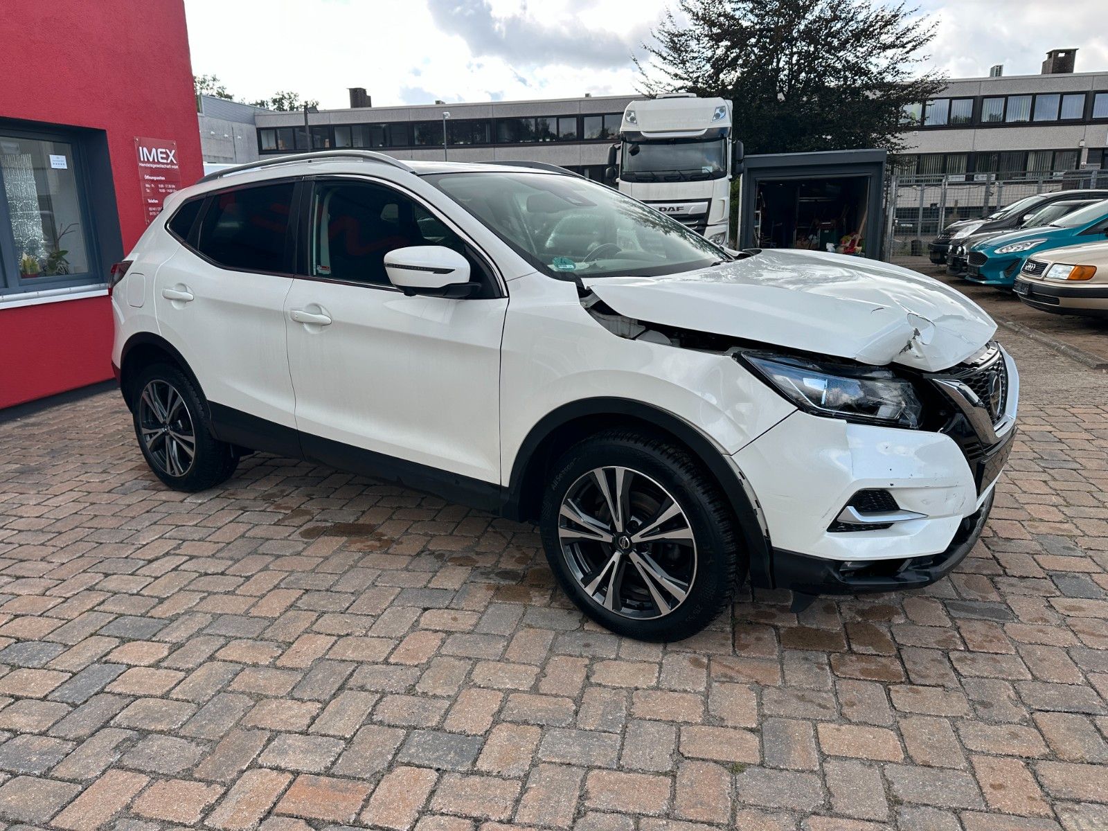 Fahrzeugabbildung Nissan Qashqai N-Connecta 1.4 159 PS Pano e Sitz Leder