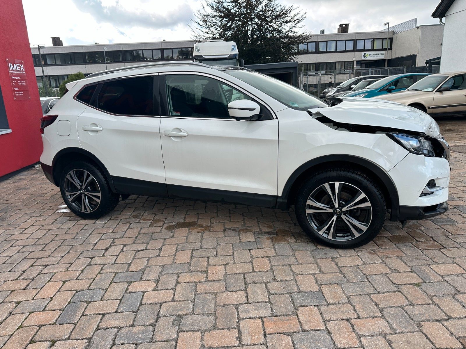 Fahrzeugabbildung Nissan Qashqai N-Connecta 1.4 159 PS Pano e Sitz Leder
