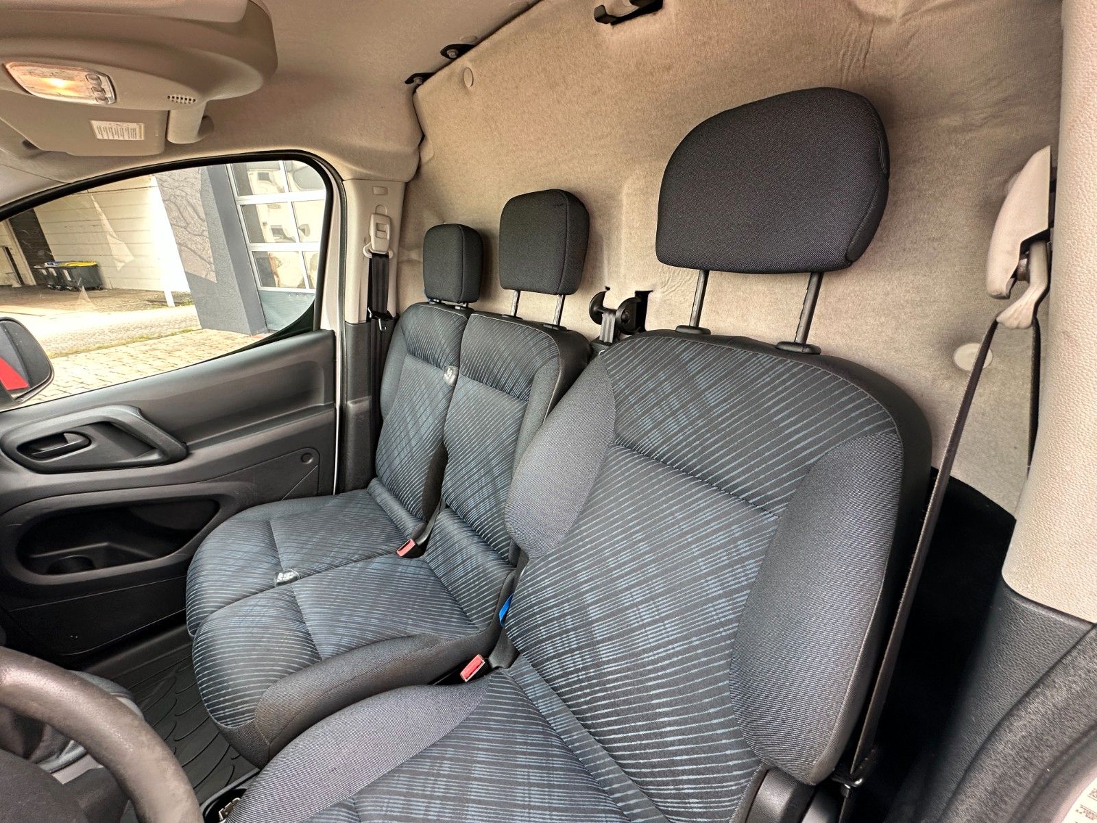 Fahrzeugabbildung Peugeot Partner L2 Komfort 1.6 90 PS HU neu Klima