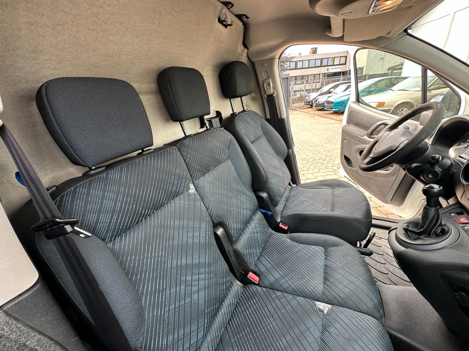 Fahrzeugabbildung Peugeot Partner L2 Komfort 1.6 90 PS HU neu Klima
