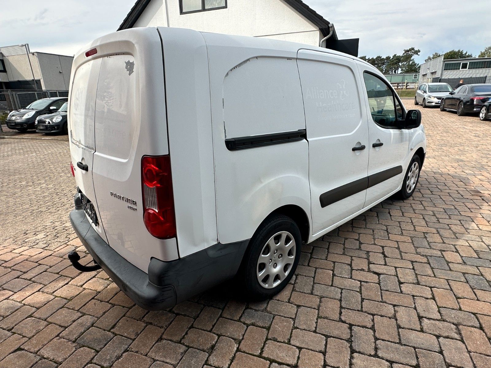 Fahrzeugabbildung Peugeot Partner L2 Komfort 1.6 90 PS HU neu Klima