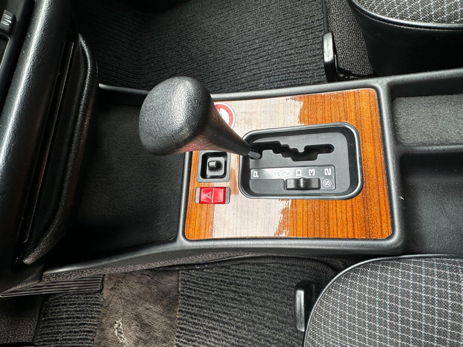 Fahrzeugabbildung Mercedes-Benz 190E 2.0 118 PS Autom. Tüv neu H-KZ SD Servo