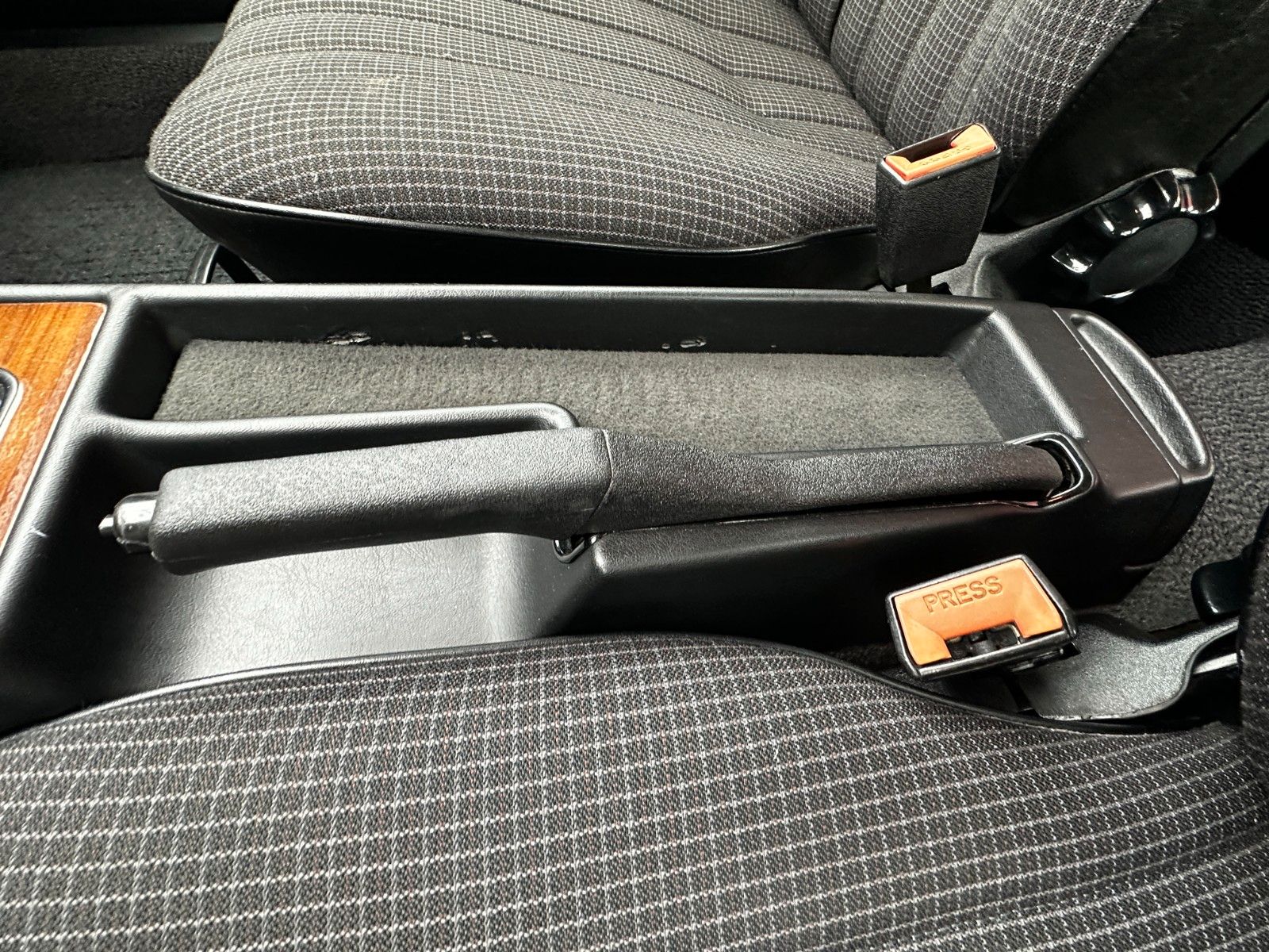 Fahrzeugabbildung Mercedes-Benz 190E 2.0 118 PS Autom. Tüv neu H-KZ SD Servo