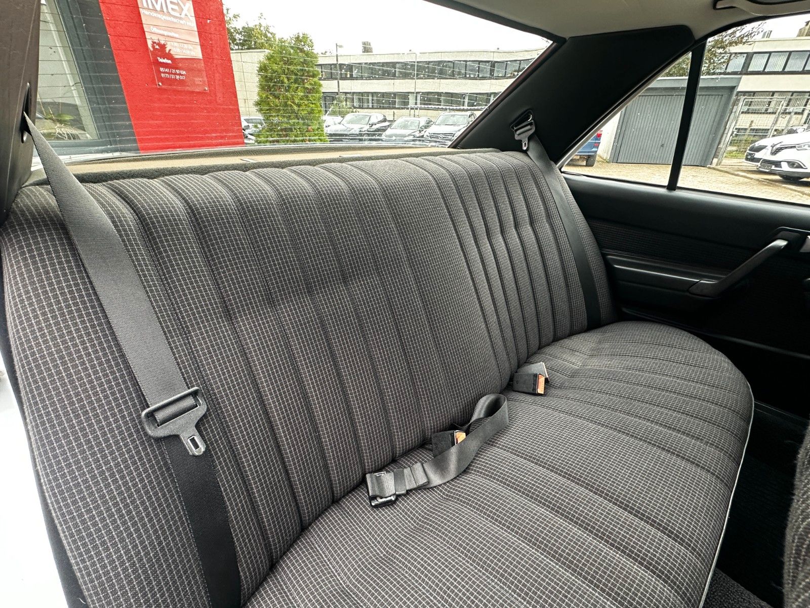 Fahrzeugabbildung Mercedes-Benz 190E 2.0 118 PS Autom. Tüv neu H-KZ SD Servo