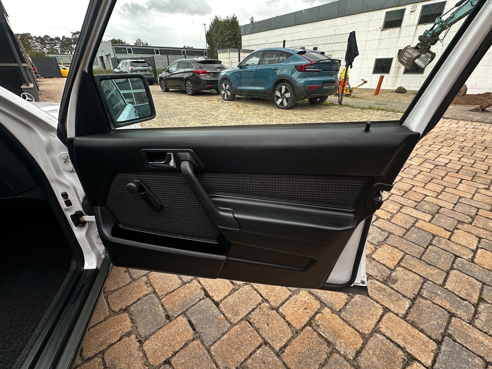 Fahrzeugabbildung Mercedes-Benz 190E 2.0 118 PS Autom. Tüv neu H-KZ SD Servo
