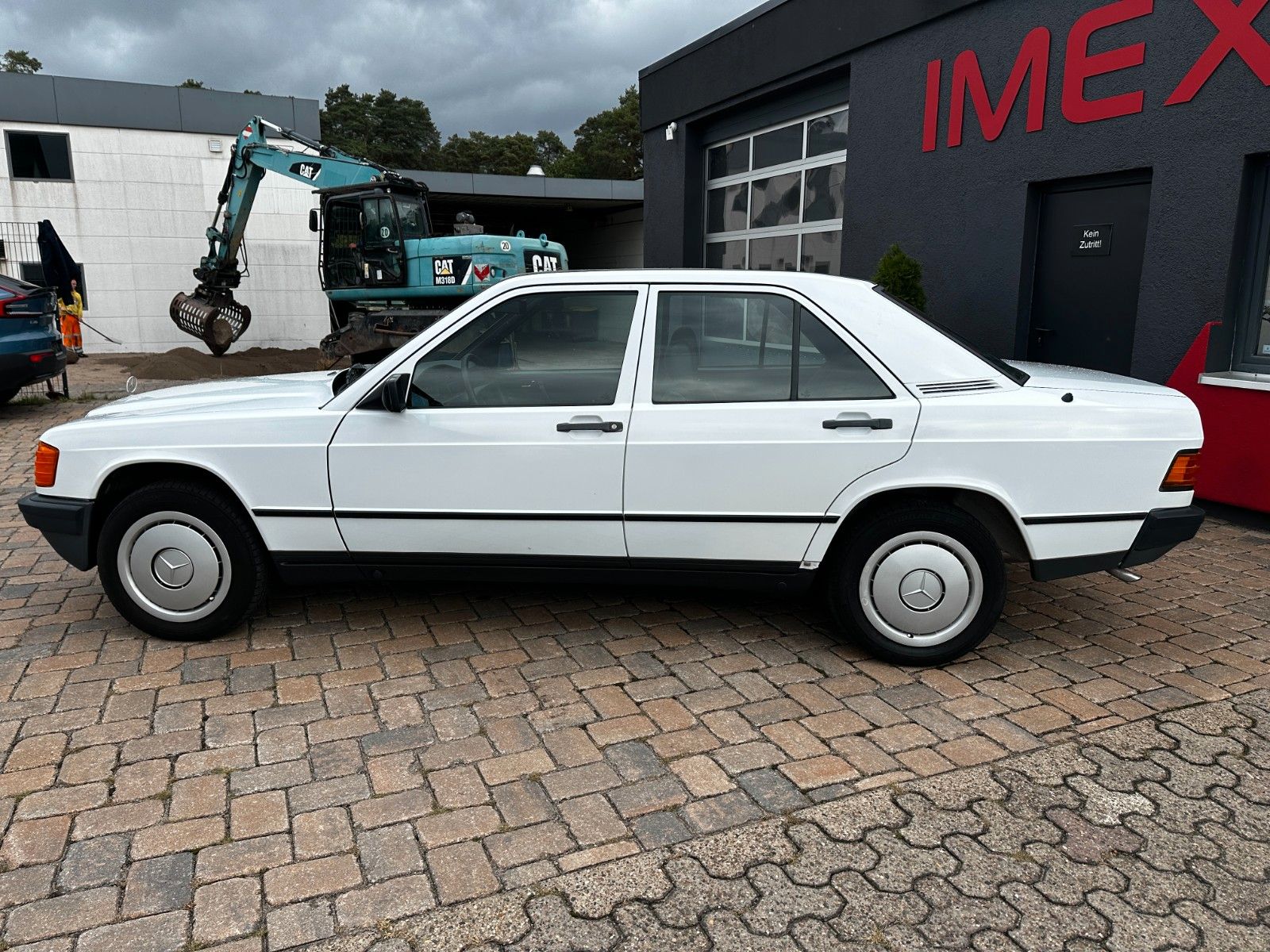 Fahrzeugabbildung Mercedes-Benz 190E 2.0 118 PS Autom. Tüv neu H-KZ SD Servo