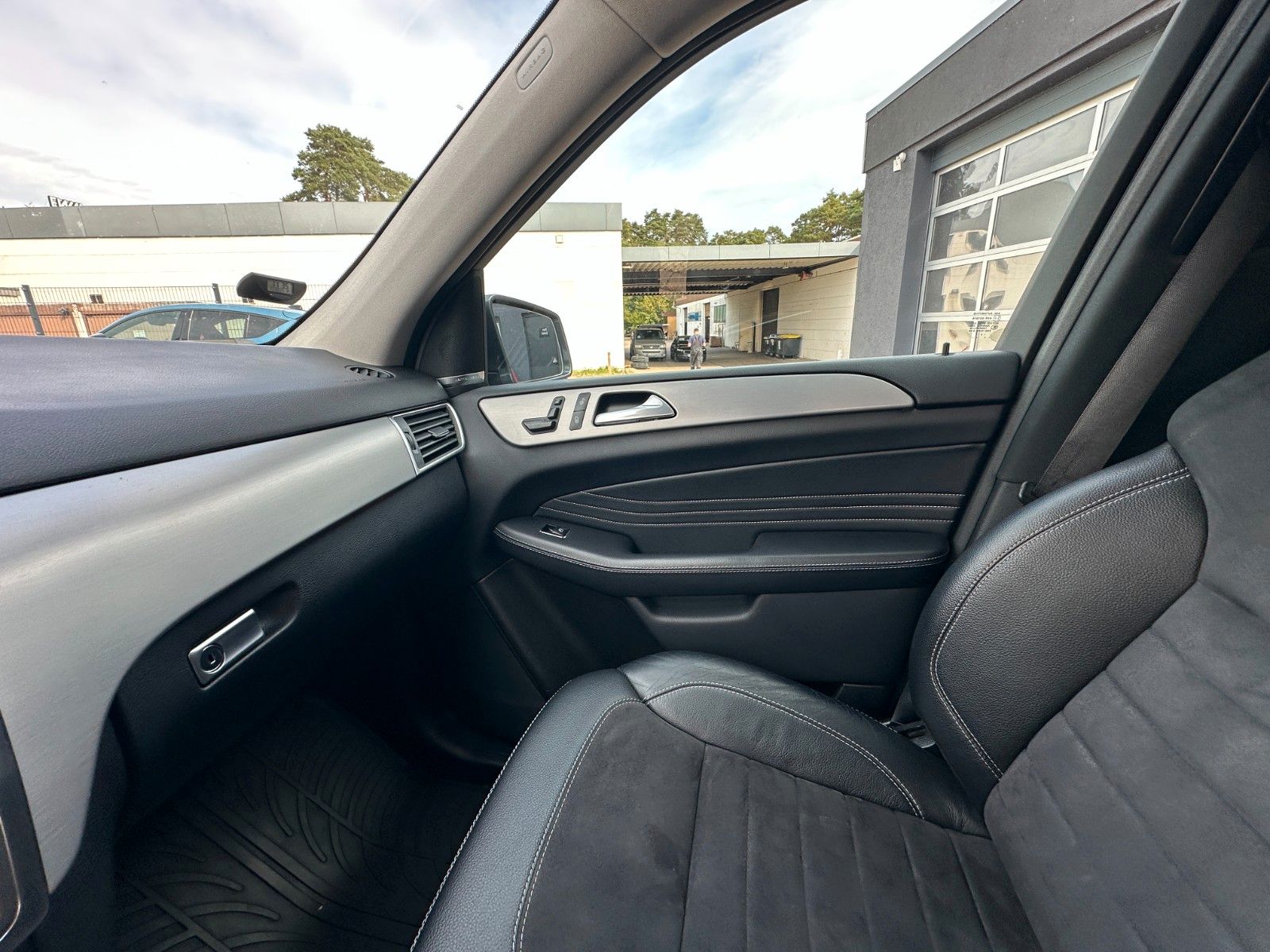 Fahrzeugabbildung Mercedes-Benz ML 250 CDI BlueTec 4Matic Sport Paket Xenon