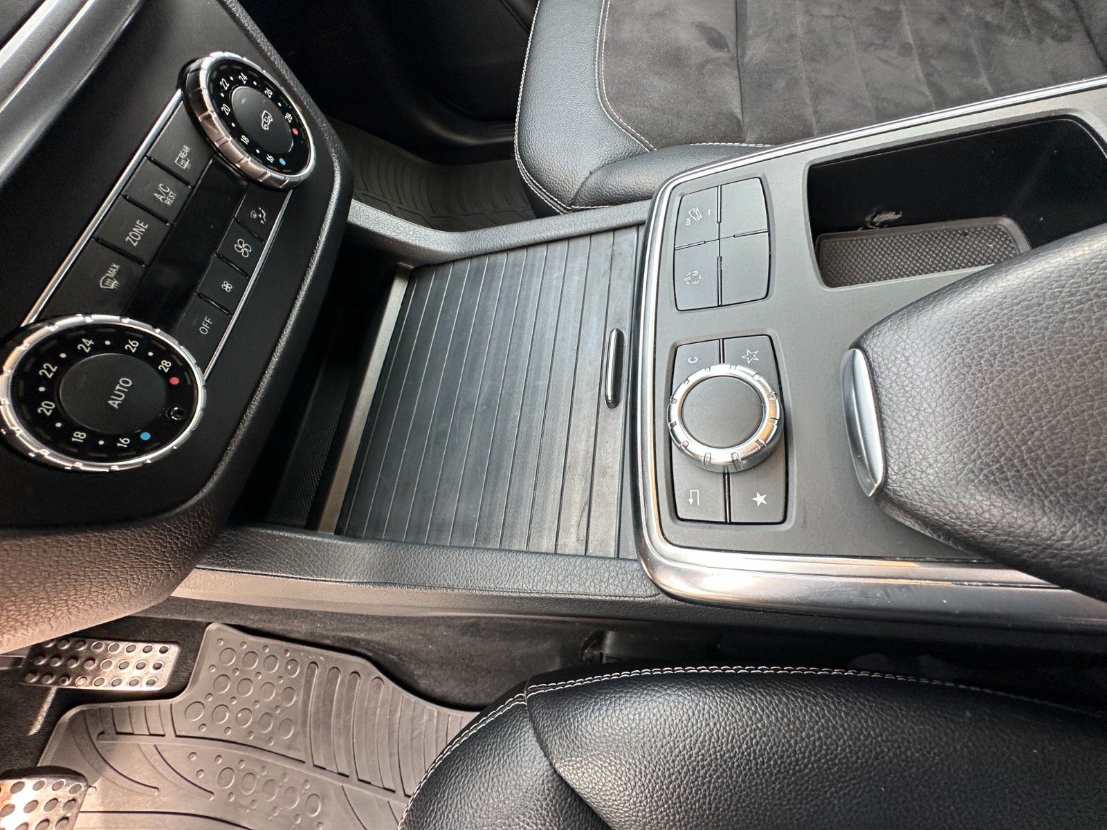 Fahrzeugabbildung Mercedes-Benz ML 250 CDI BlueTec 4Matic Sport Paket Xenon