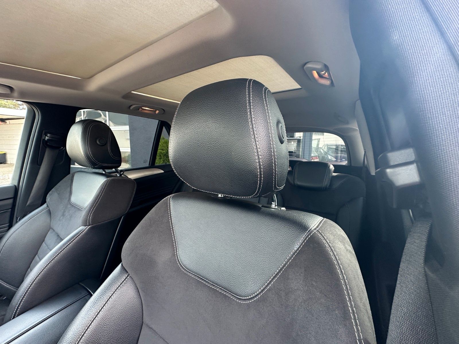 Fahrzeugabbildung Mercedes-Benz ML 250 CDI BlueTec 4Matic Sport Paket Xenon