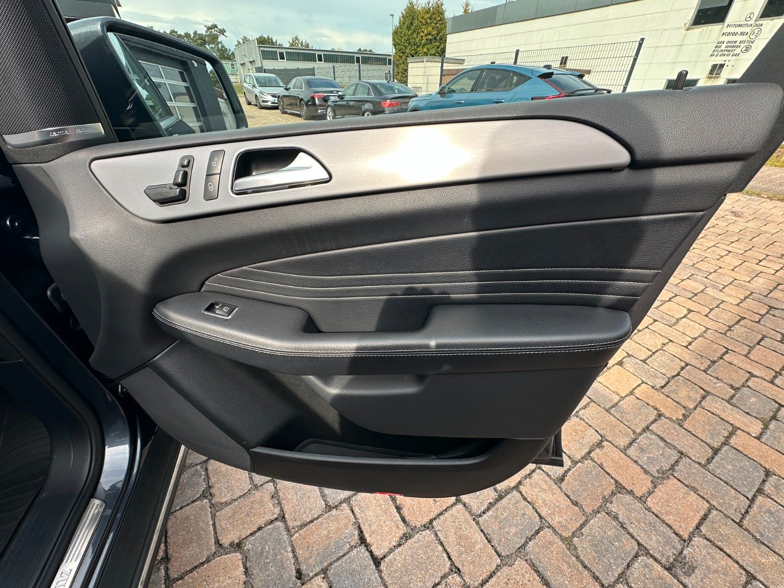 Fahrzeugabbildung Mercedes-Benz ML 250 CDI BlueTec 4Matic Sport Paket Xenon