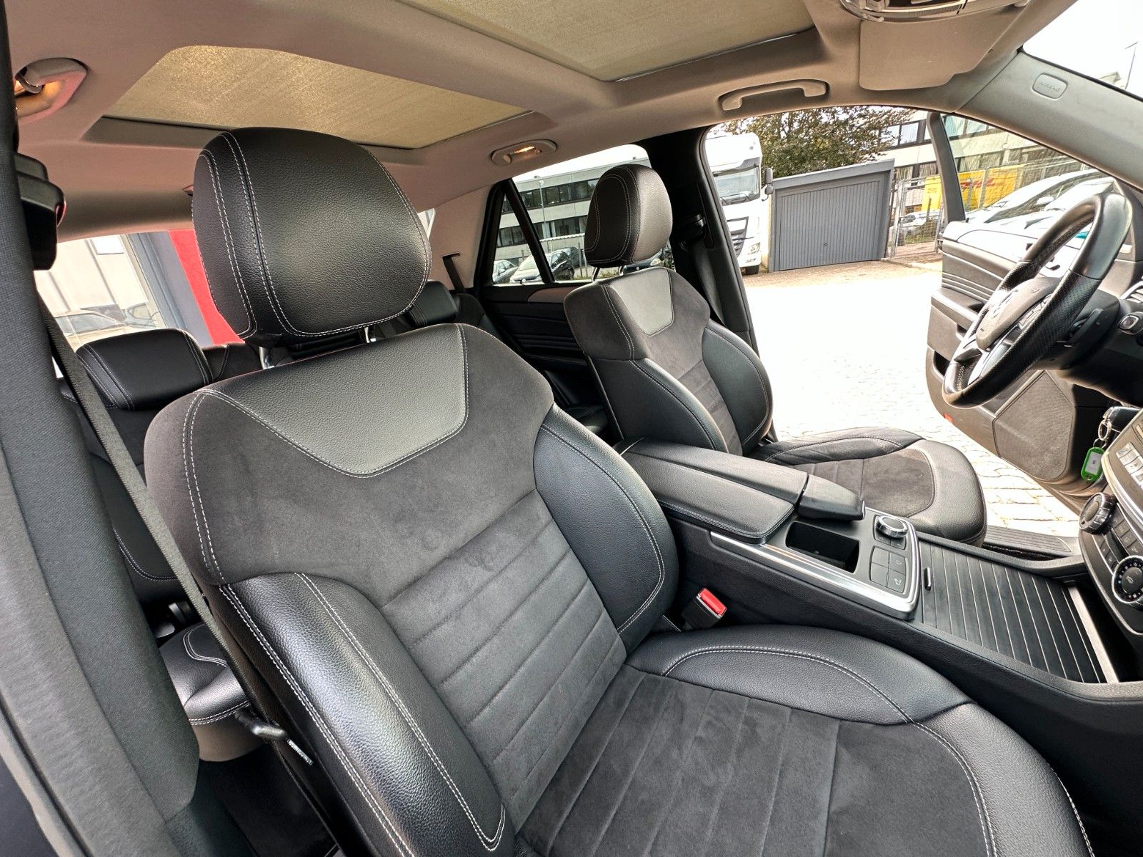 Fahrzeugabbildung Mercedes-Benz ML 250 CDI BlueTec 4Matic Sport Paket Xenon
