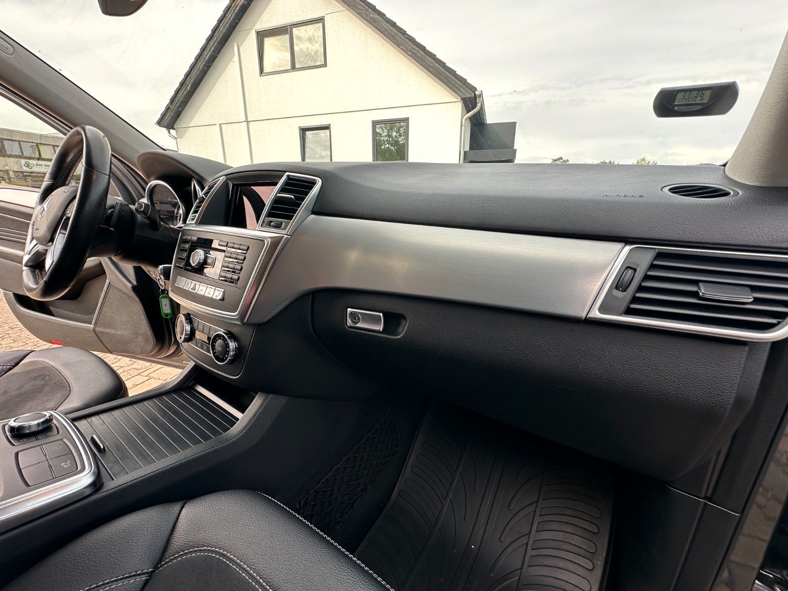 Fahrzeugabbildung Mercedes-Benz ML 250 CDI BlueTec 4Matic Sport Paket Xenon