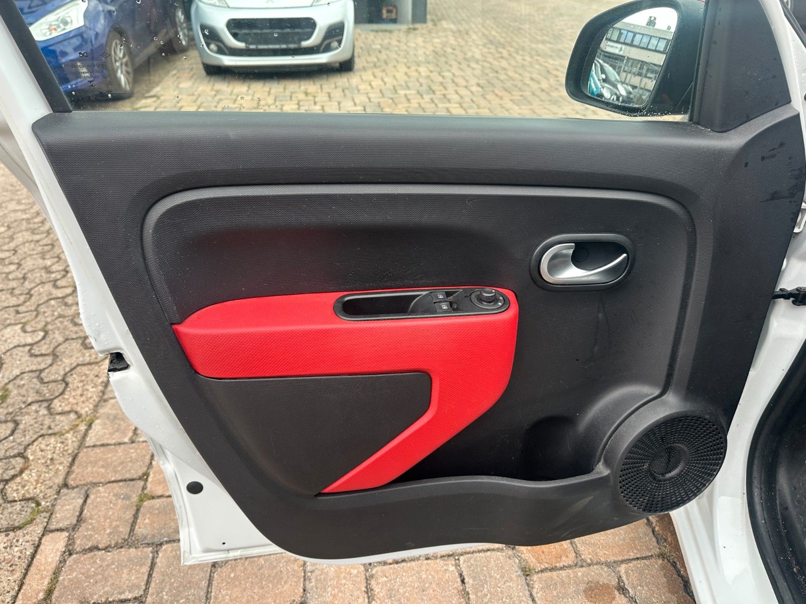 Fahrzeugabbildung Renault Twingo Luxe 0,9 90 PS Motor/Getriebe gut