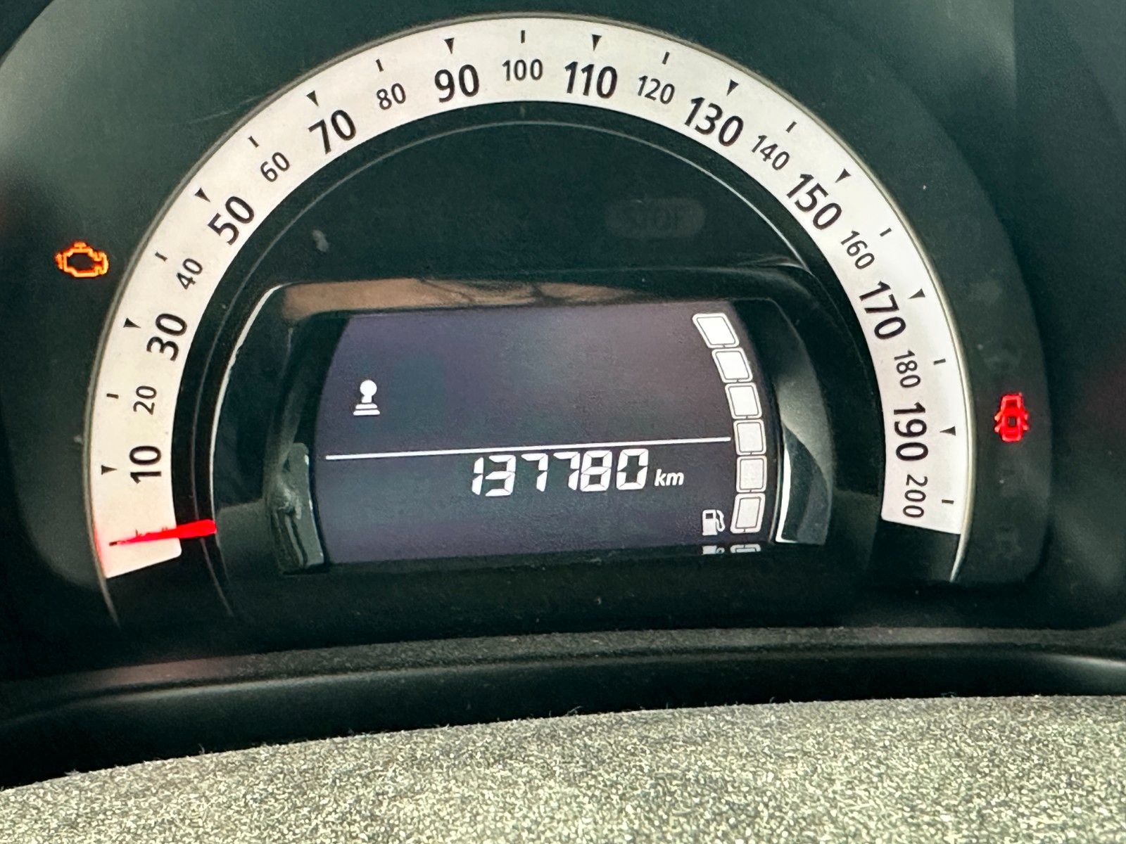 Fahrzeugabbildung Renault Twingo Luxe 0,9 90 PS Motor/Getriebe gut