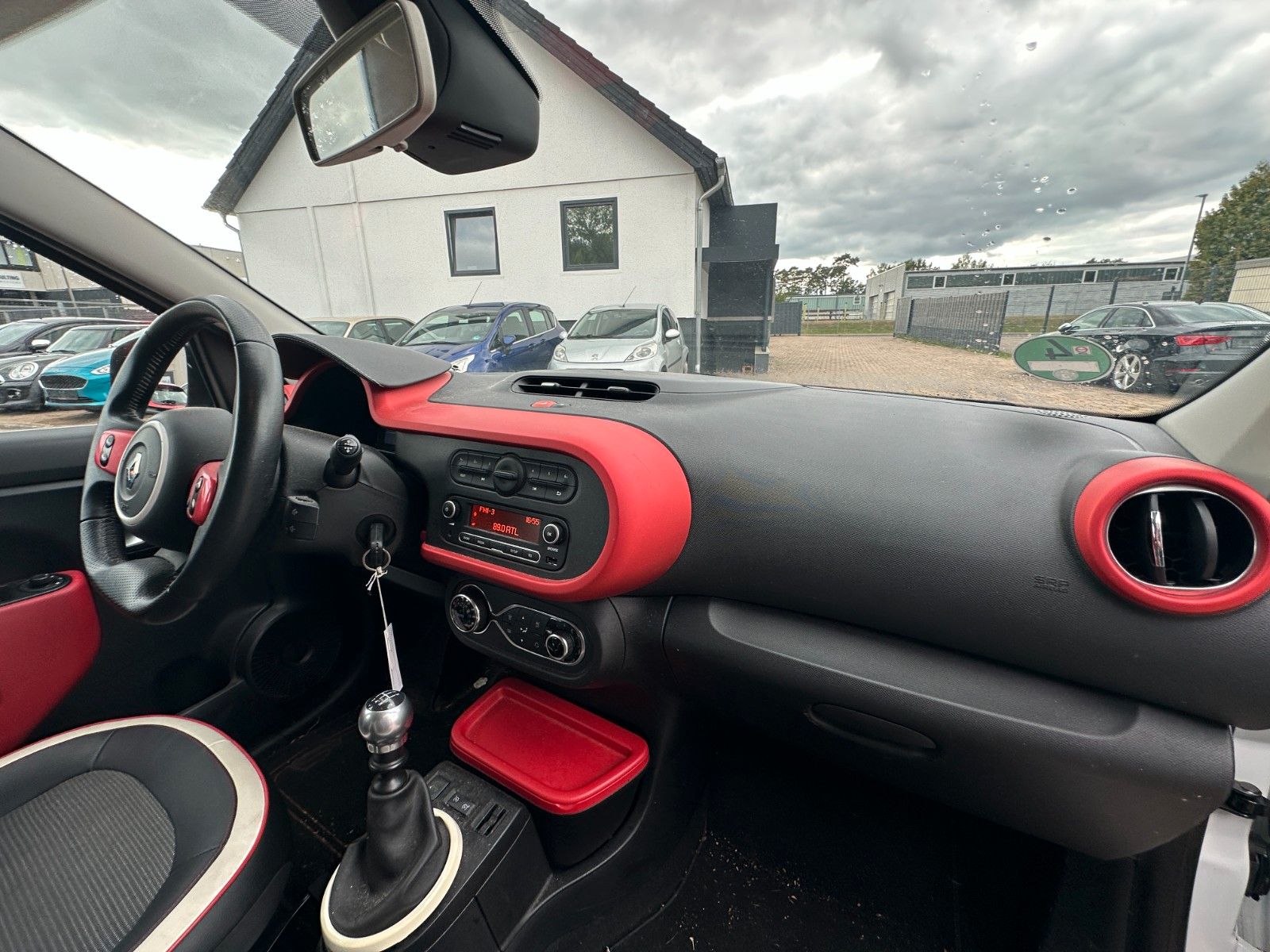 Fahrzeugabbildung Renault Twingo Luxe 0,9 90 PS Motor/Getriebe gut