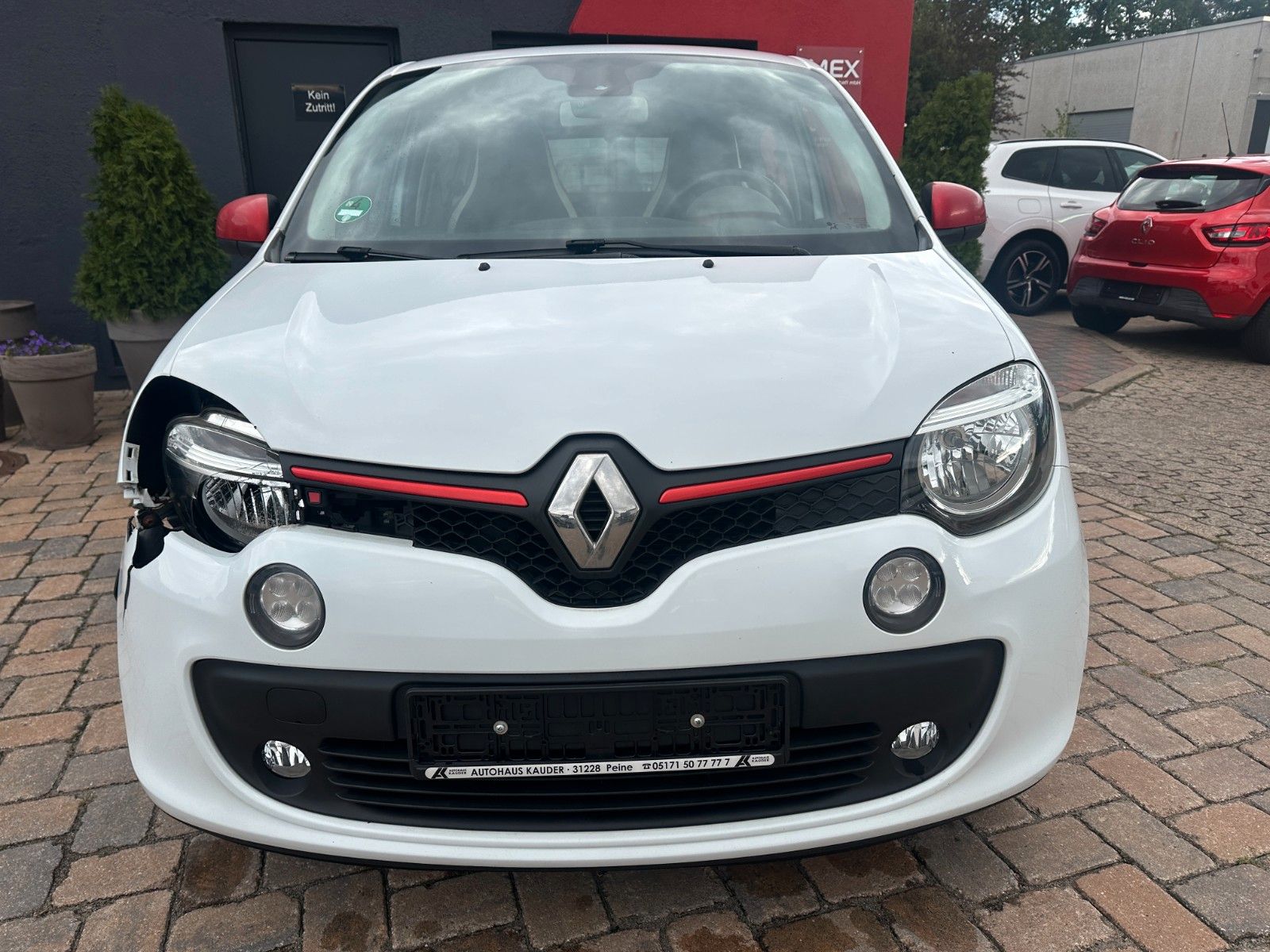 Fahrzeugabbildung Renault Twingo Luxe 0,9 90 PS Motor/Getriebe gut