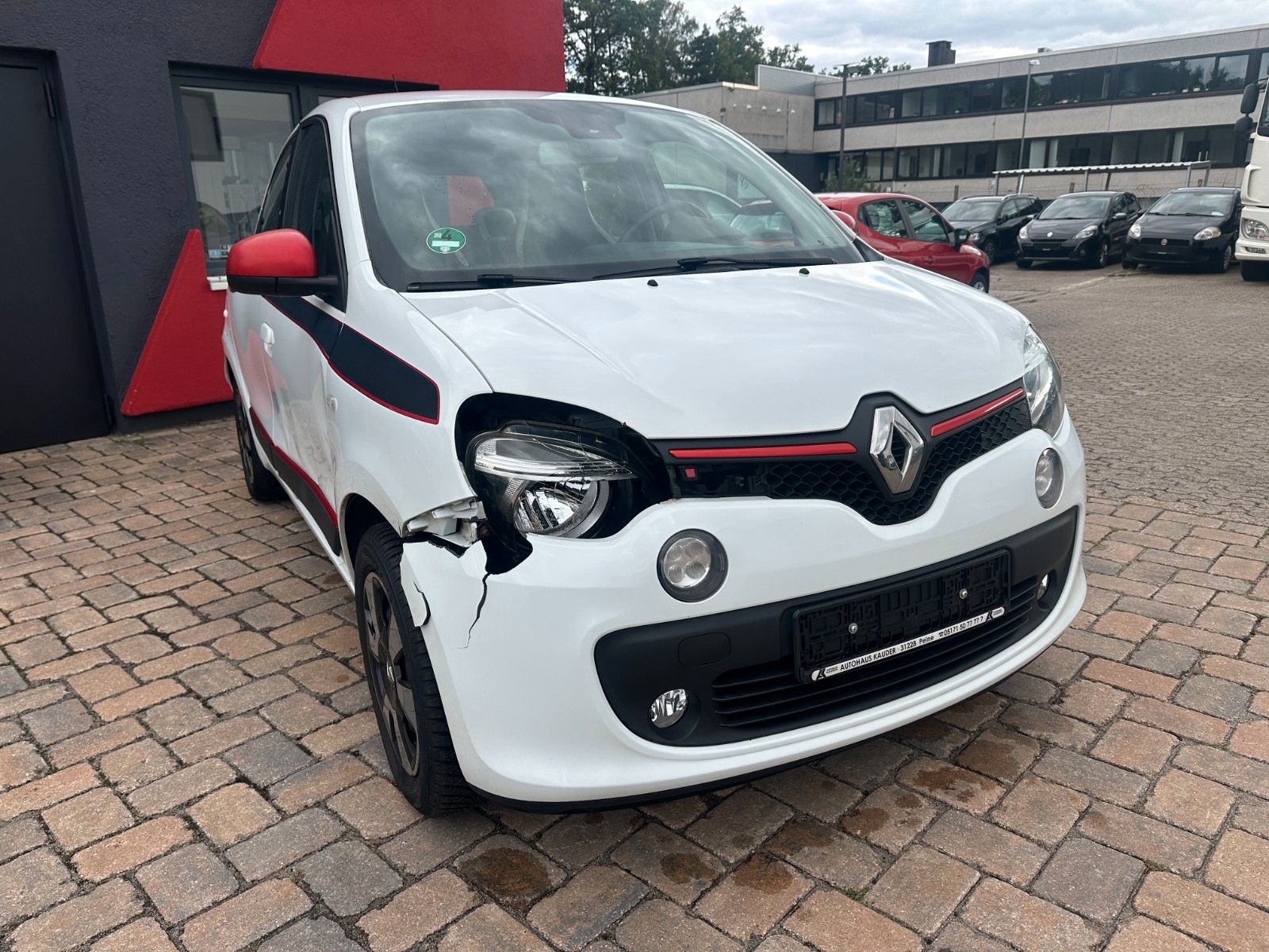 Fahrzeugabbildung Renault Twingo Luxe 0,9 90 PS Motor/Getriebe gut