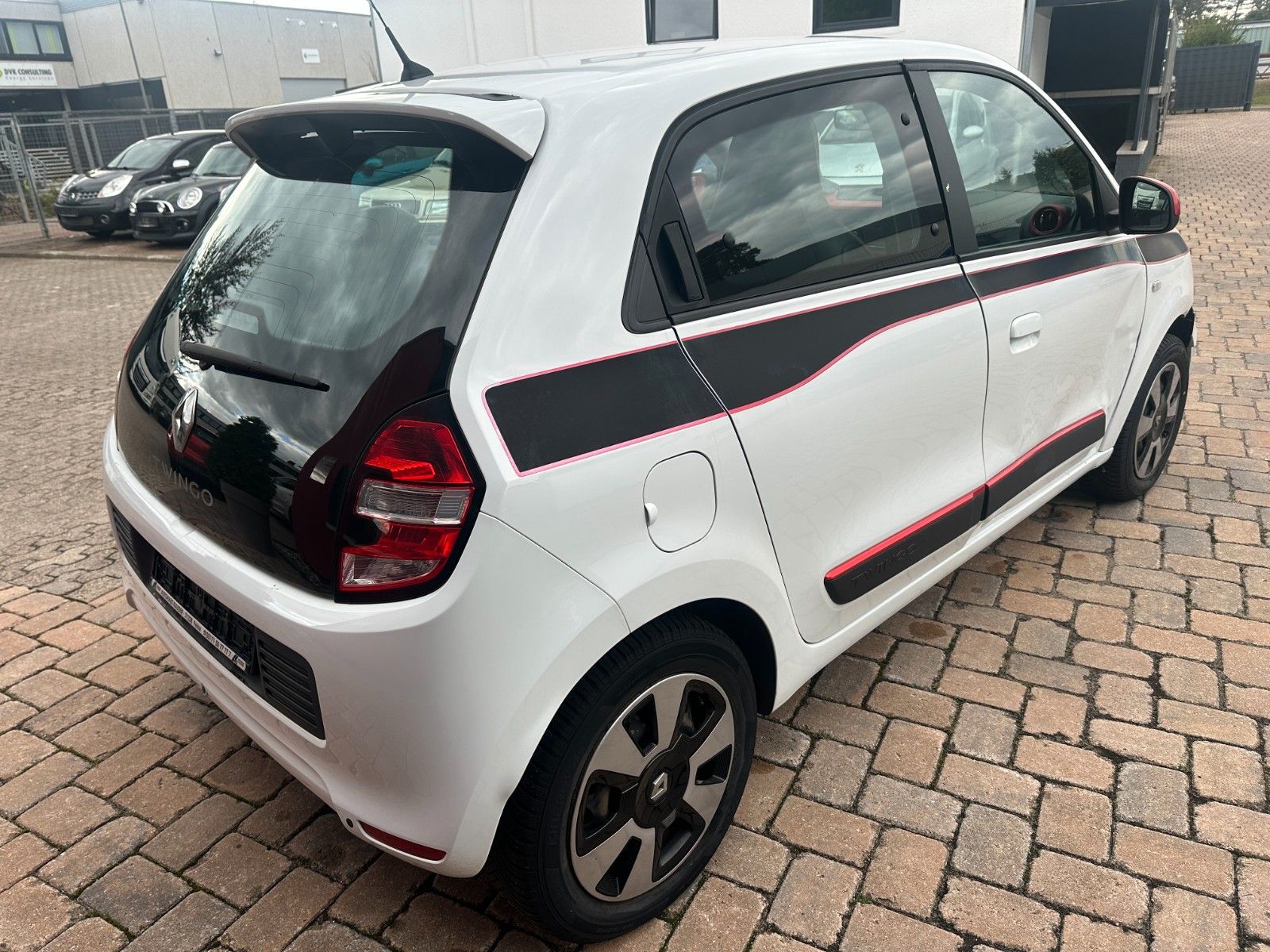 Fahrzeugabbildung Renault Twingo Luxe 0,9 90 PS Motor/Getriebe gut