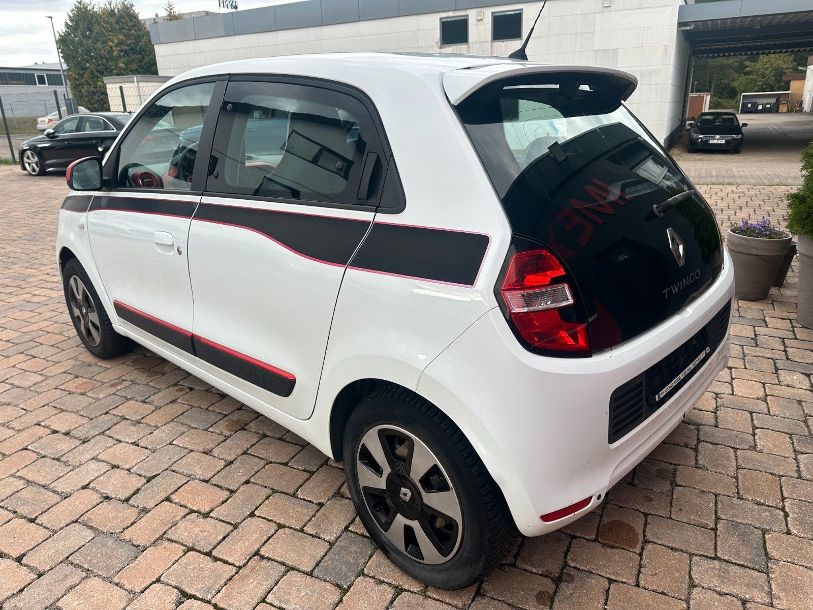 Fahrzeugabbildung Renault Twingo Luxe 0,9 90 PS Motor/Getriebe gut
