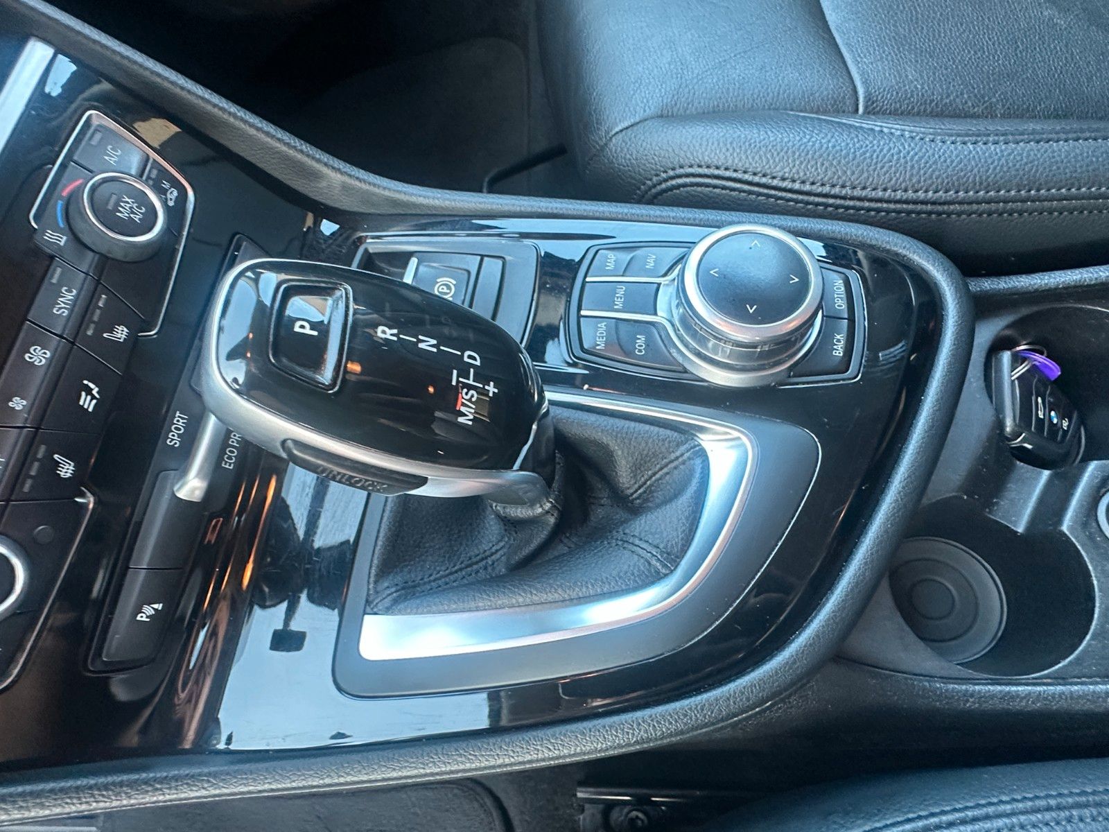 Fahrzeugabbildung BMW 218 d Gran Tourer Advantage 2.0 150 PS Autom.