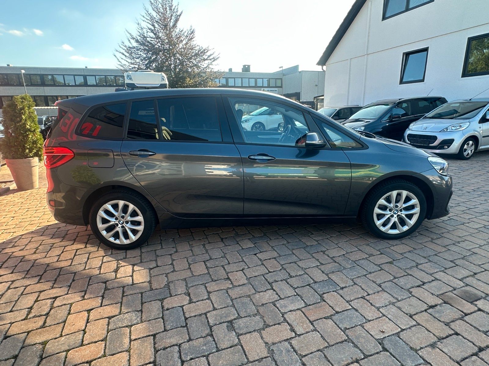 Fahrzeugabbildung BMW 218 d Gran Tourer Advantage 2.0 150 PS Autom.