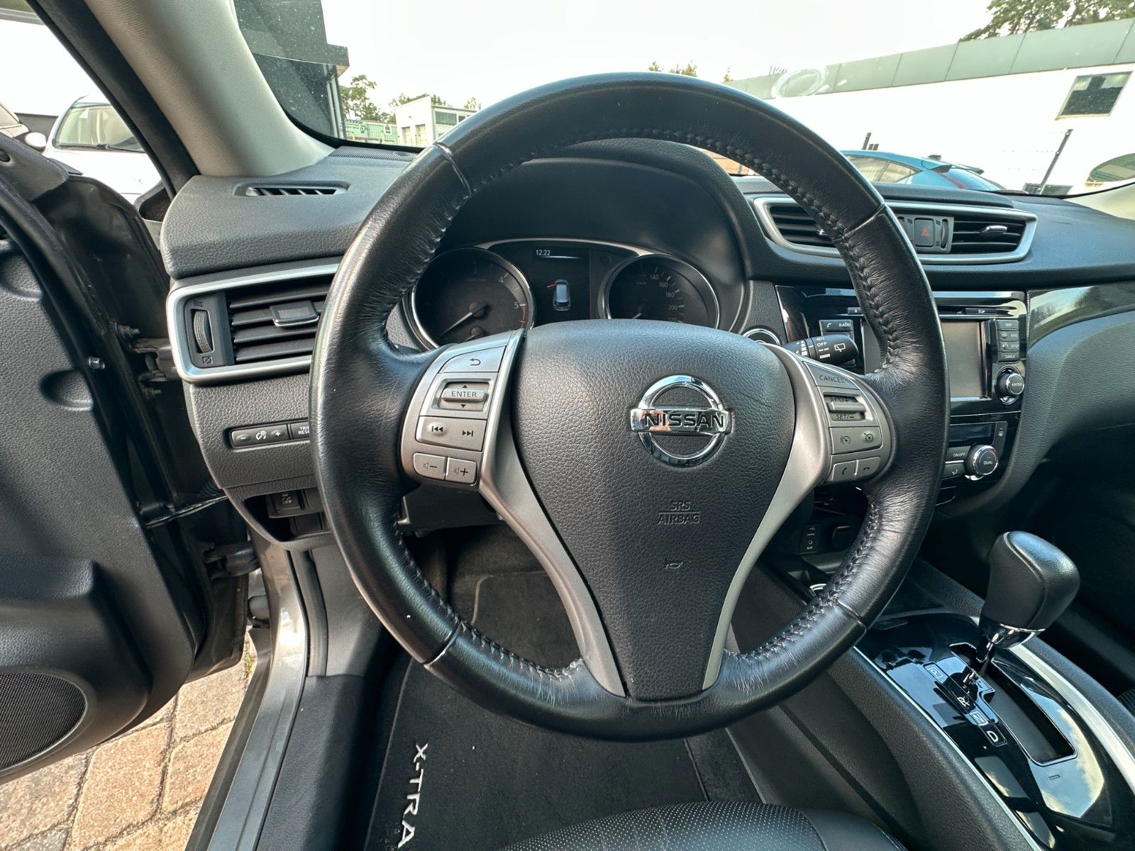 Fahrzeugabbildung Nissan X-Trail Tekna 1.6 130 PS HU 10/27 Leder 360°