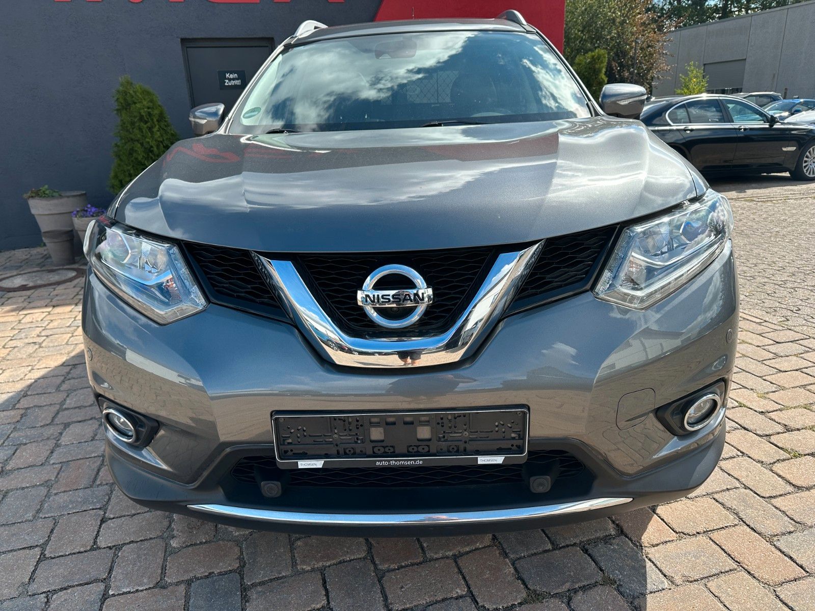 Fahrzeugabbildung Nissan X-Trail Tekna 1.6 130 PS HU 10/27 Leder 360°