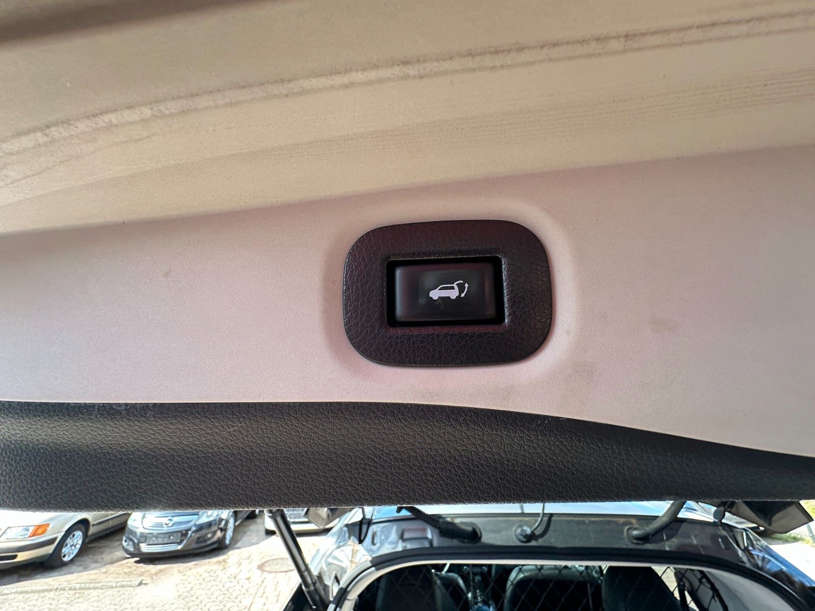 Fahrzeugabbildung Nissan X-Trail Tekna 1.6 130 PS HU 10/27 Leder 360°
