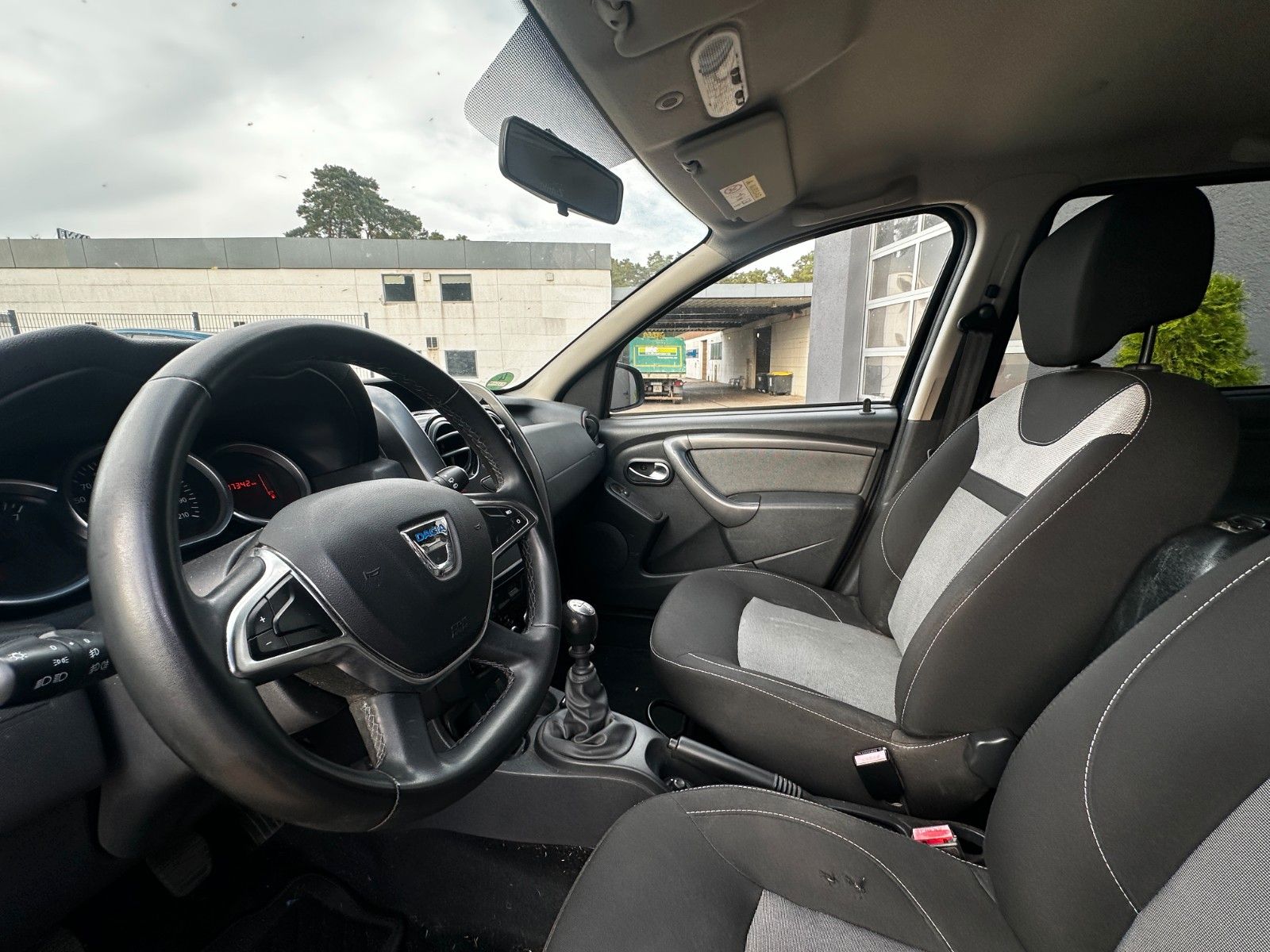 Fahrzeugabbildung Dacia Duster I Black Shadow 4x2 Tüv neu 1.Hand