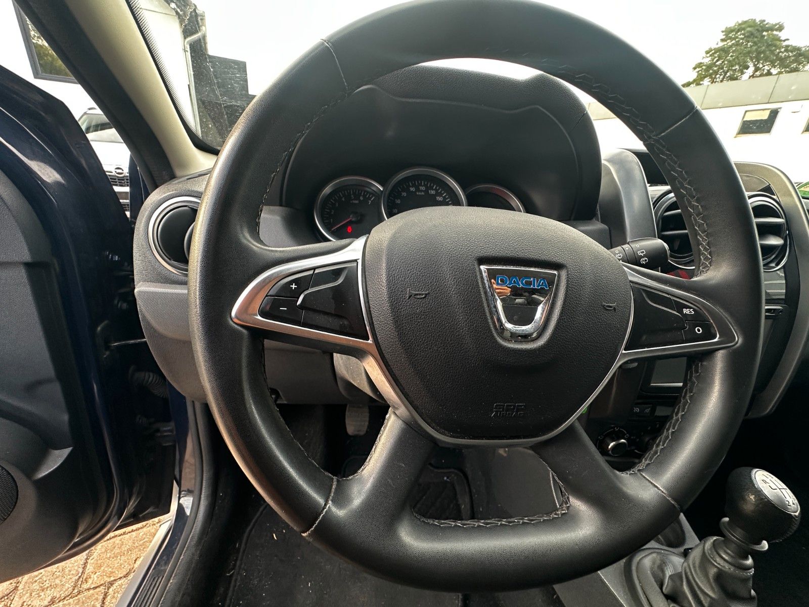 Fahrzeugabbildung Dacia Duster I Black Shadow 4x2 Tüv neu 1.Hand