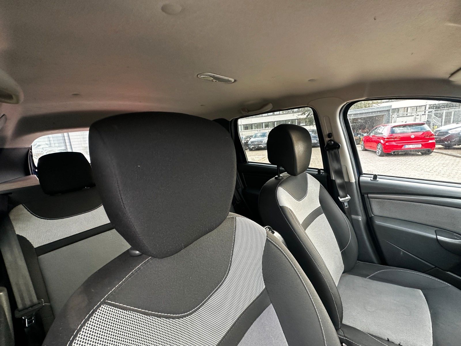 Fahrzeugabbildung Dacia Duster I Black Shadow 4x2 Tüv neu 1.Hand