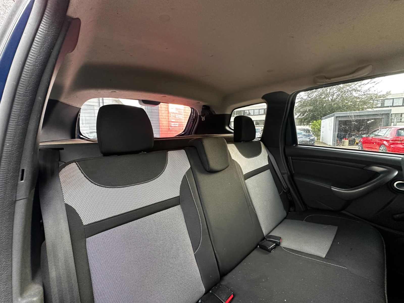 Fahrzeugabbildung Dacia Duster I Black Shadow 4x2 Tüv neu 1.Hand