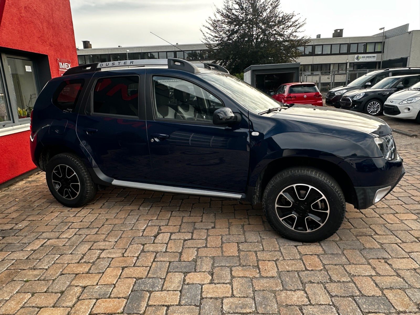 Fahrzeugabbildung Dacia Duster I Black Shadow 4x2 Tüv neu 1.Hand