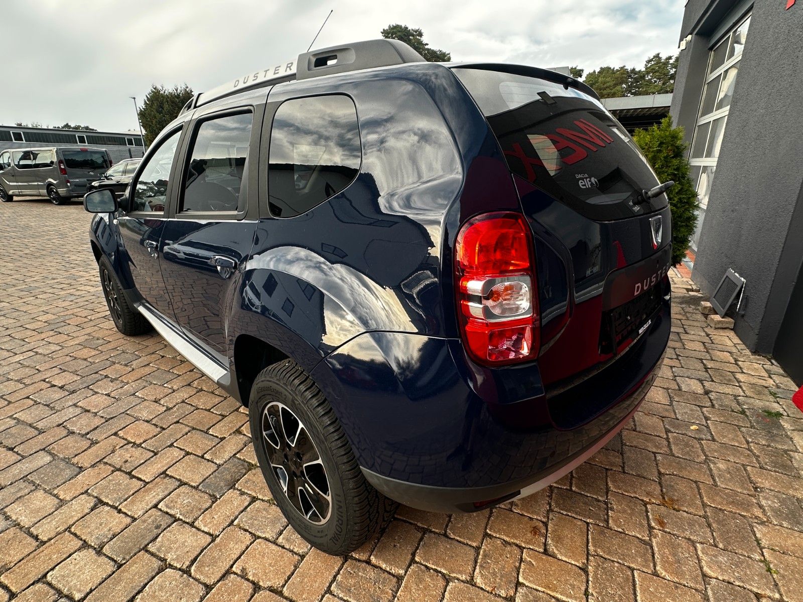 Fahrzeugabbildung Dacia Duster I Black Shadow 4x2 Tüv neu 1.Hand
