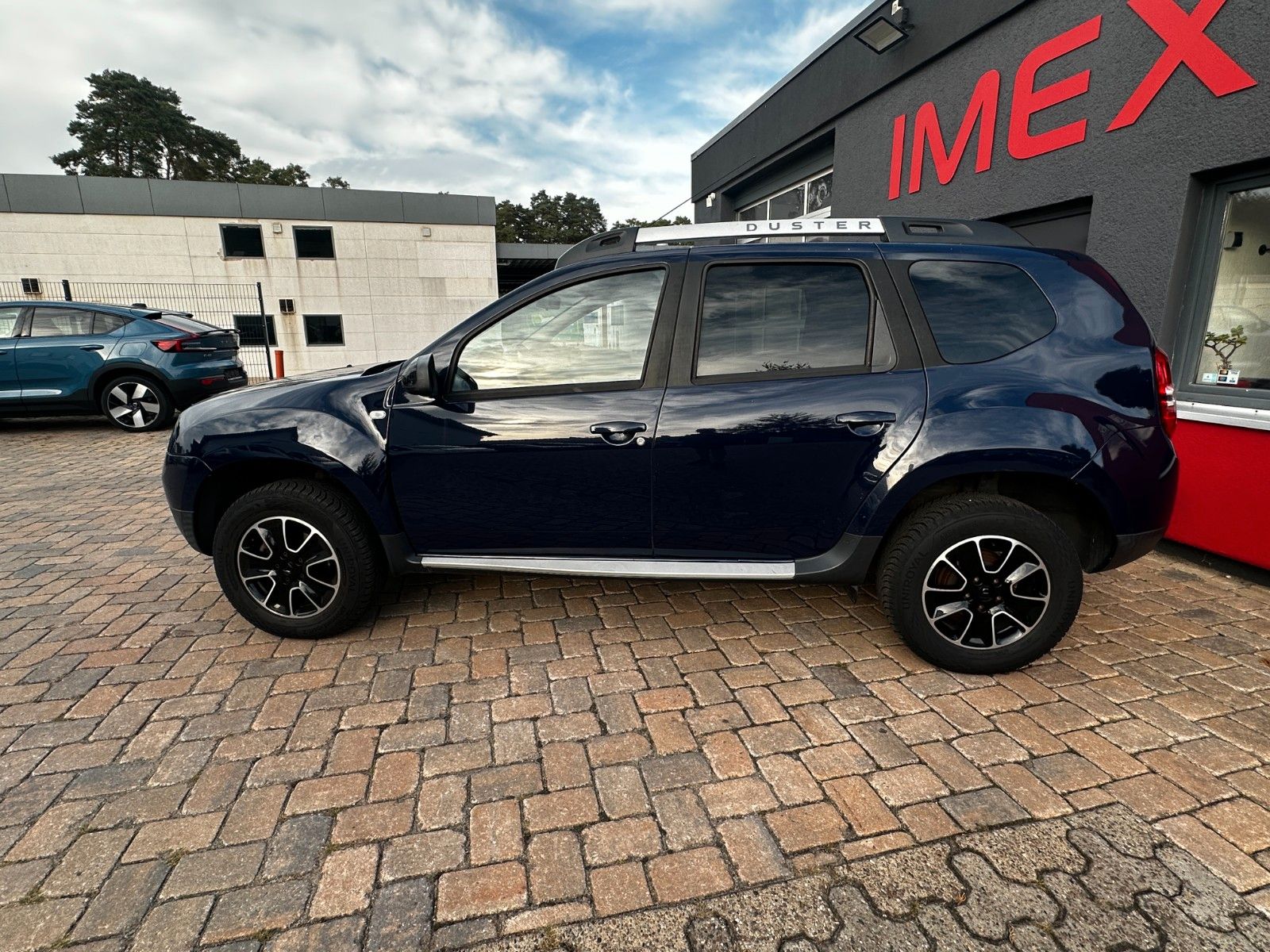 Fahrzeugabbildung Dacia Duster I Black Shadow 4x2 Tüv neu 1.Hand