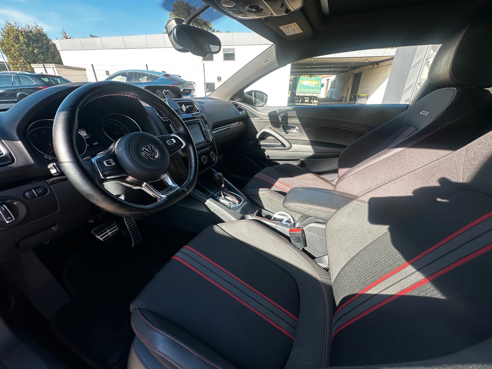 Fahrzeugabbildung Volkswagen Scirocco GTS 2.0 220 PS HU neu DSG Pano SH