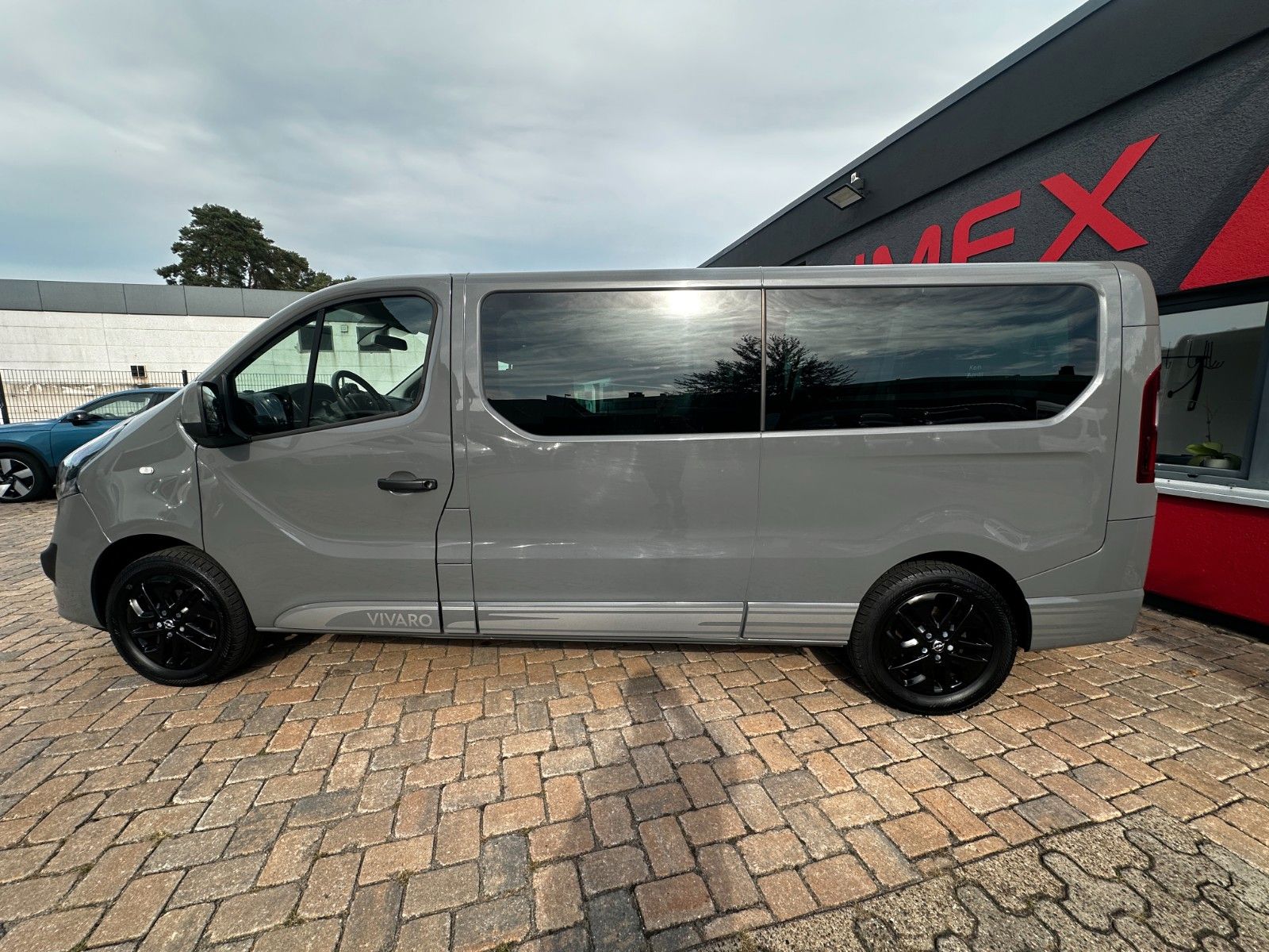 Fahrzeugabbildung Opel Vivaro B Kombi L2H1  2,9t Sport 9 Sitze 1.Hand