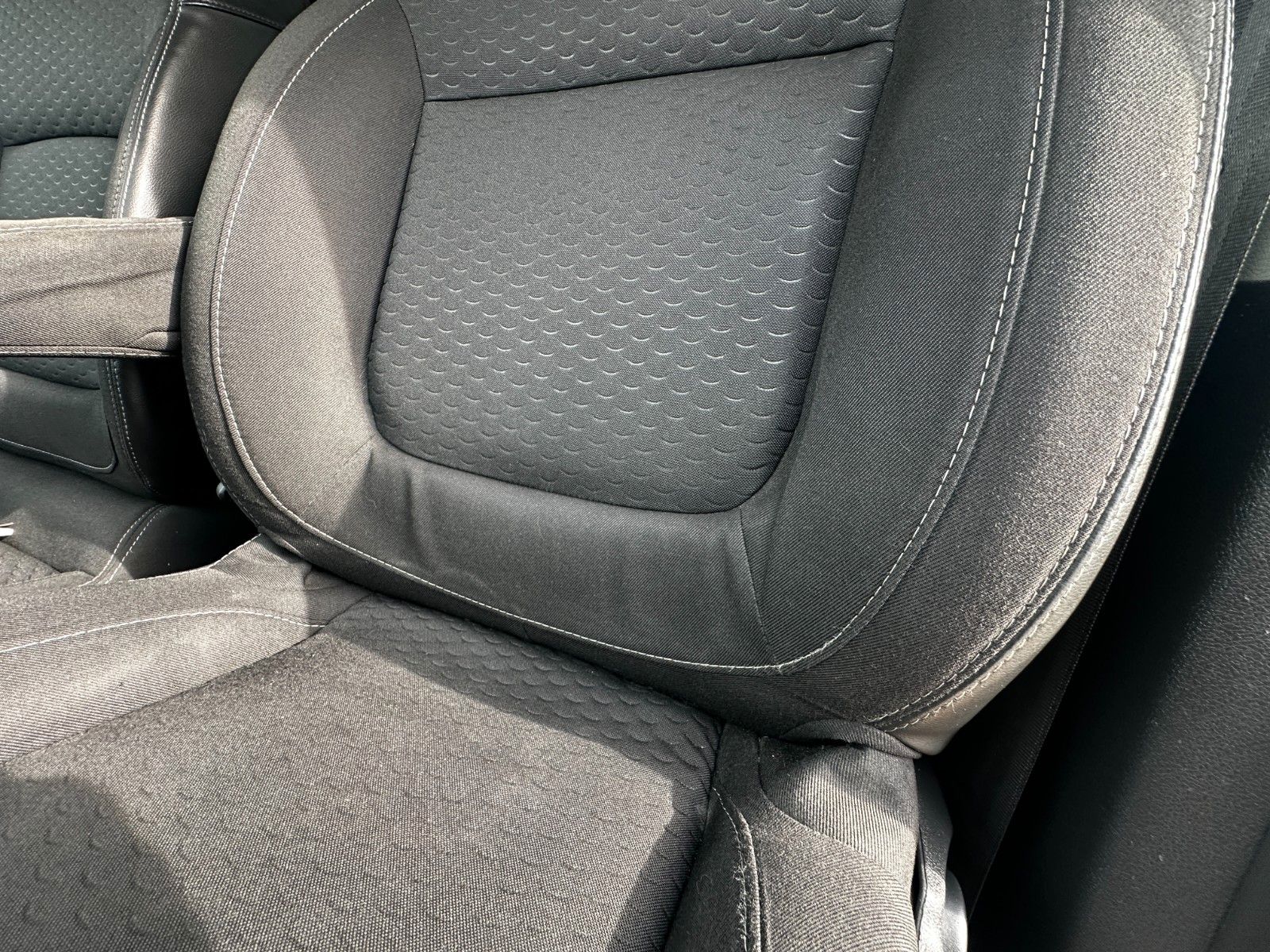 Fahrzeugabbildung Opel Vivaro B Kombi L2H1  2,9t Sport 9 Sitze 1.Hand
